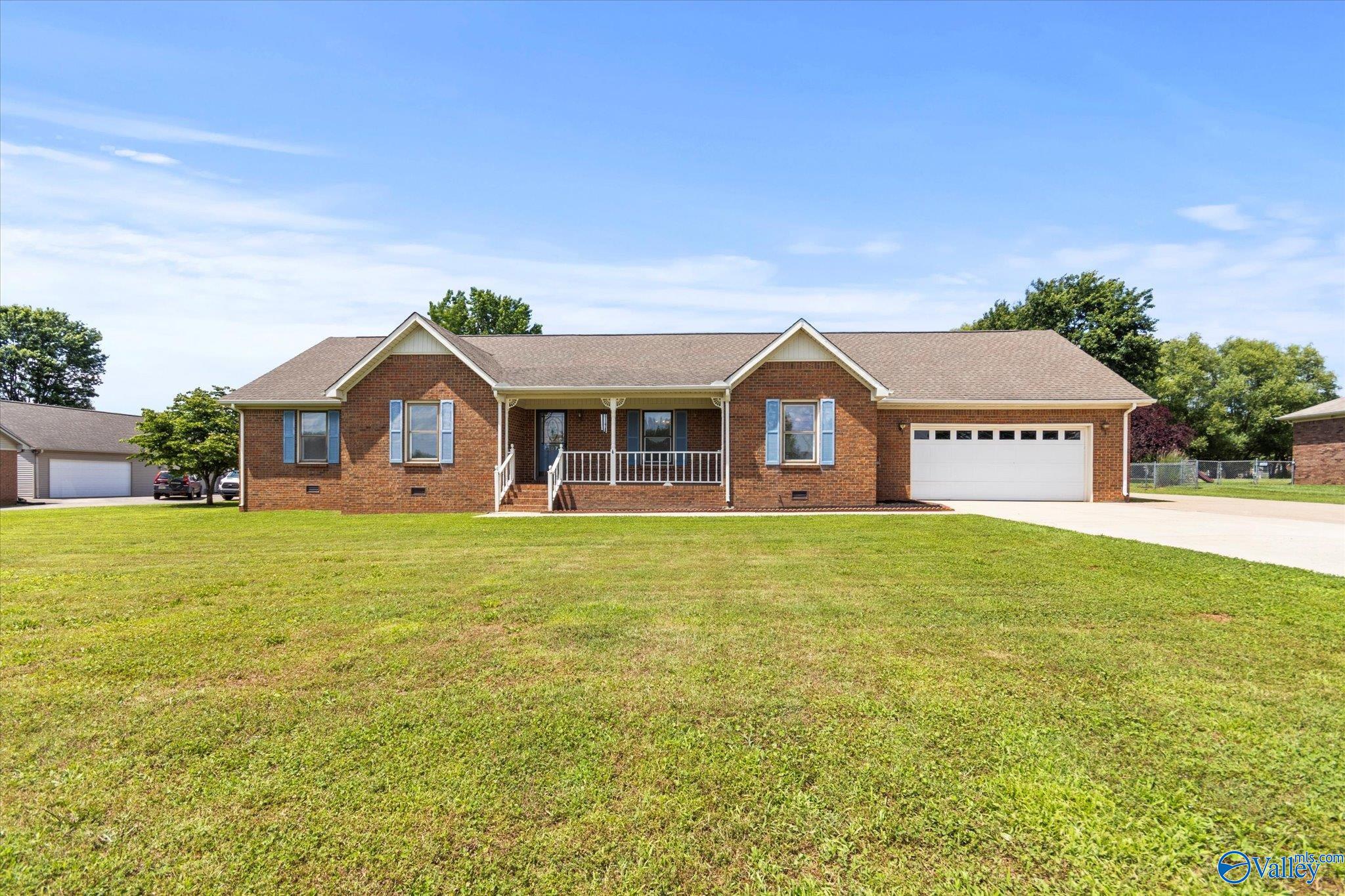 107 Indian Trace Circle