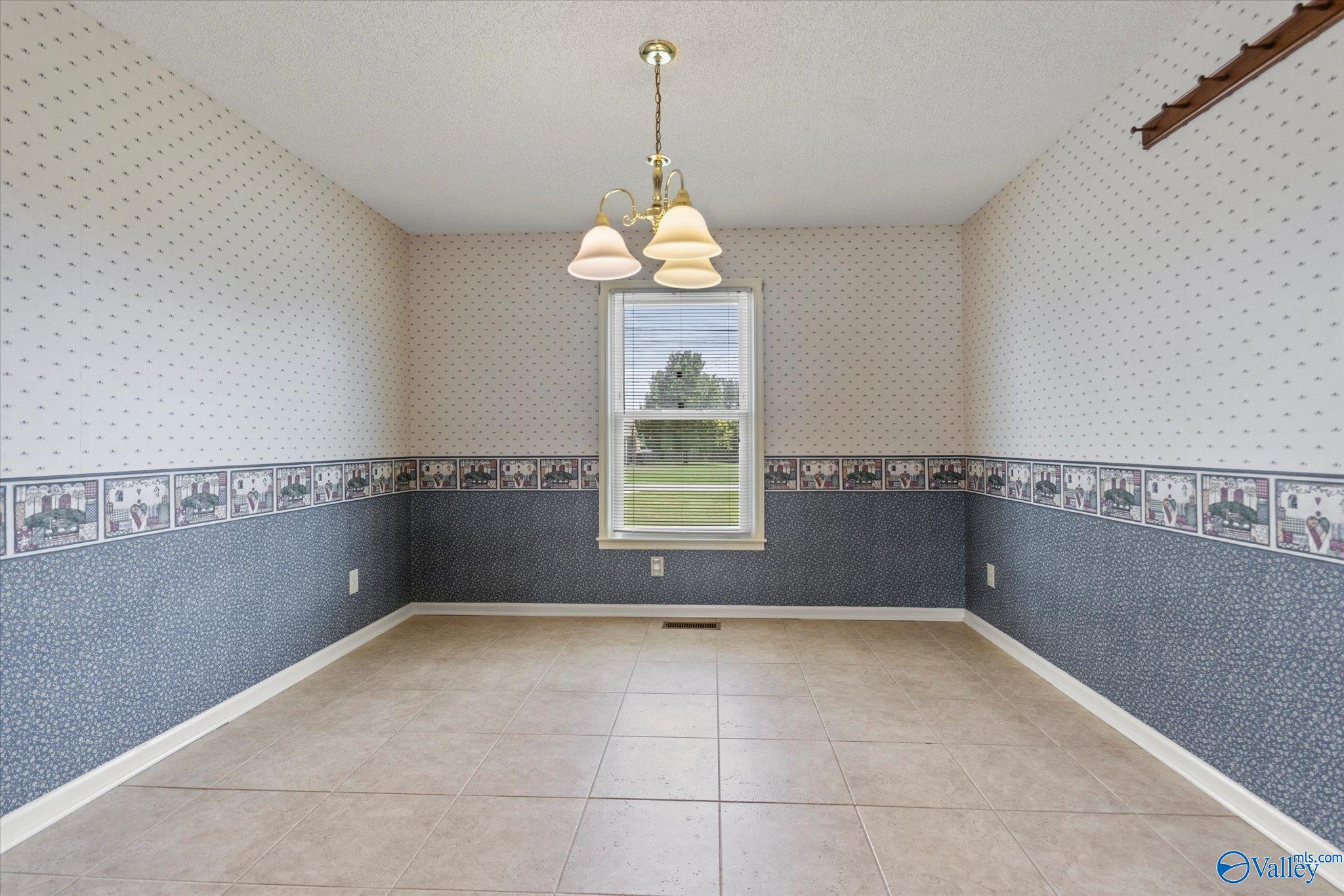 107 Indian Trace Circle