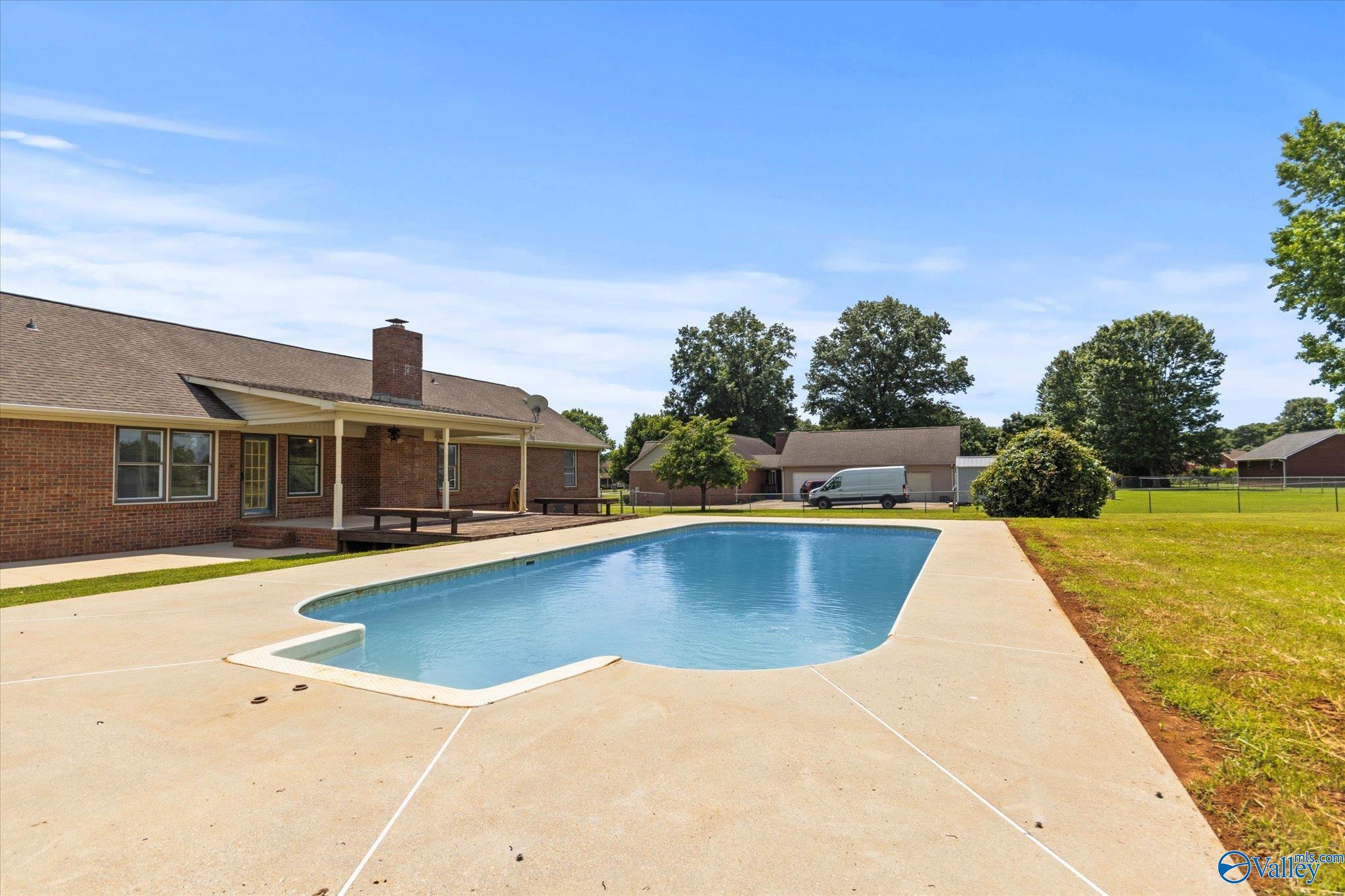 107 Indian Trace Circle