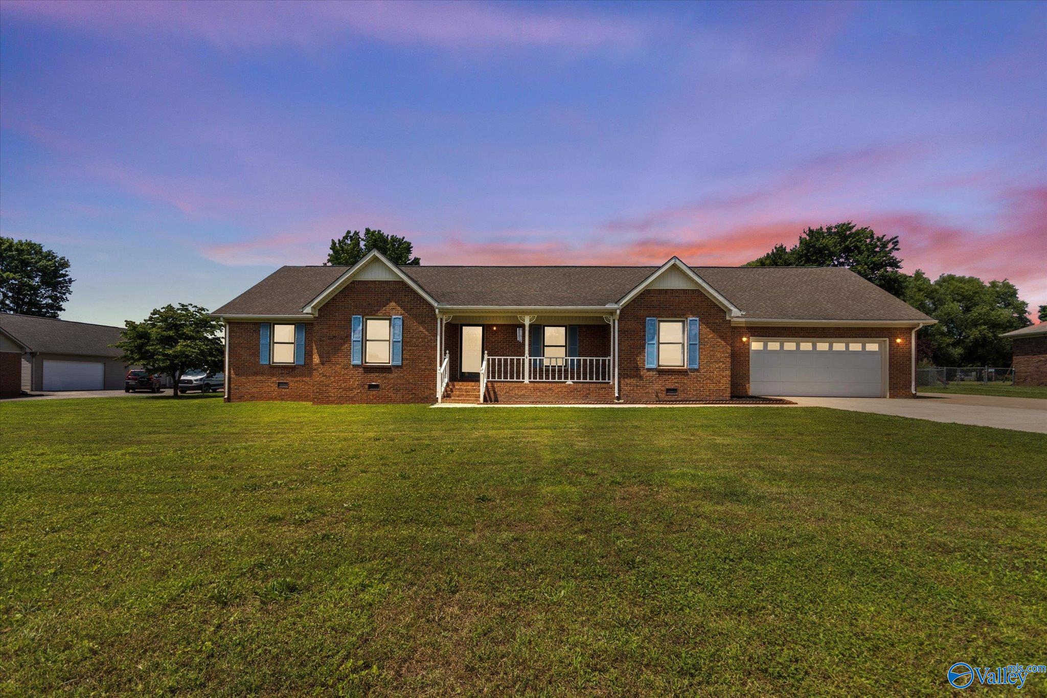 107 Indian Trace Circle