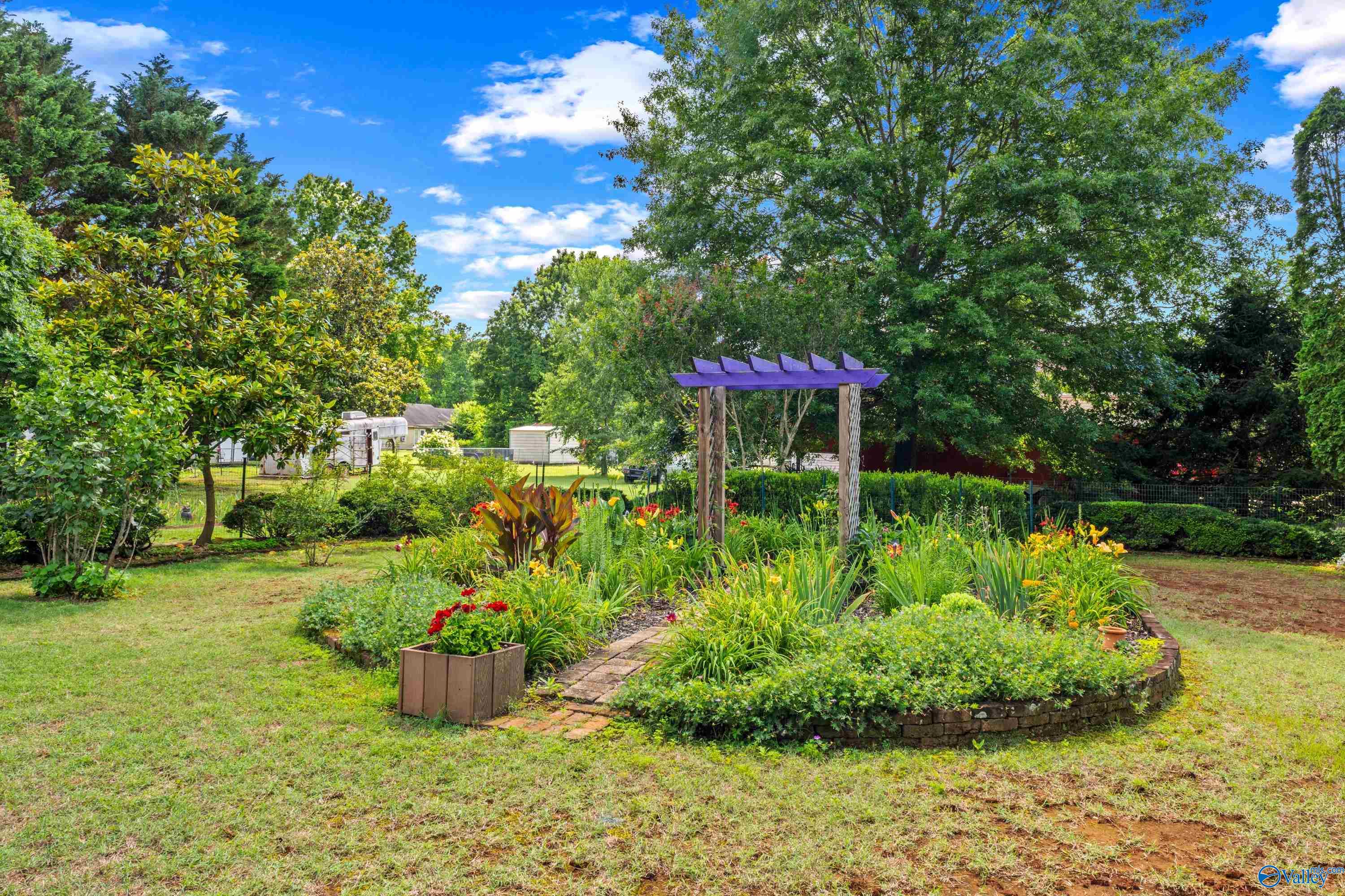 108 Wheat Ridge Road NE