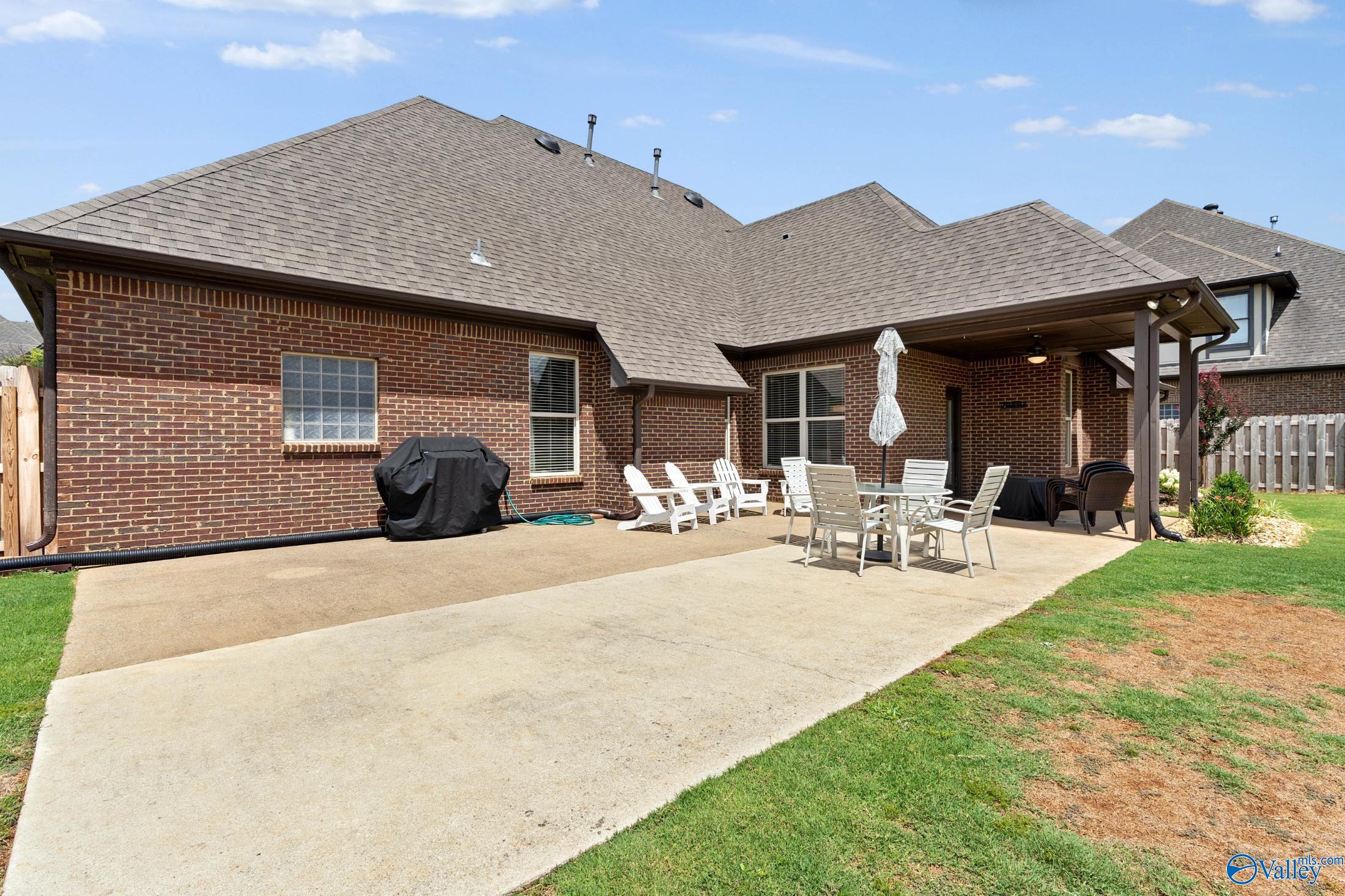 105 Misty River Lane SW