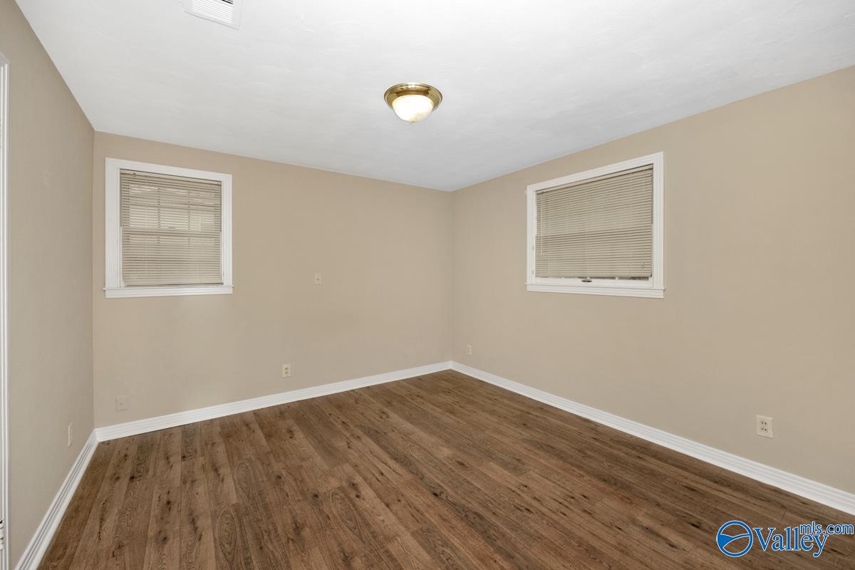 805 Eleanor Drive SW