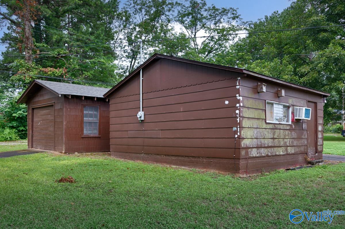 805 Eleanor Drive SW