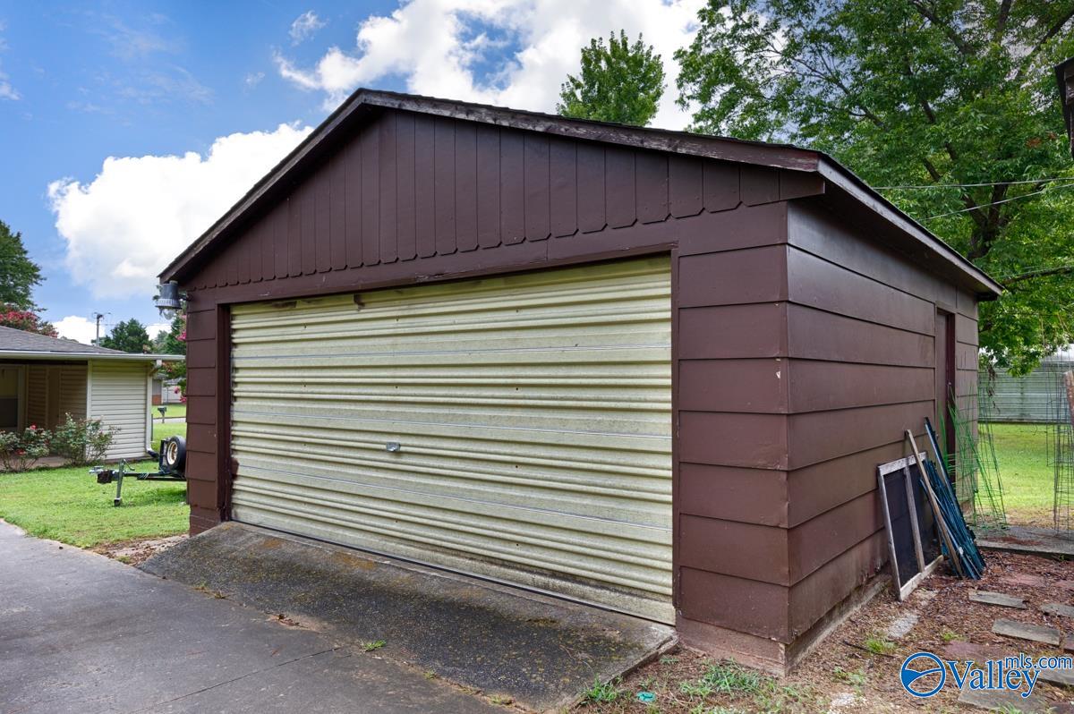 805 Eleanor Drive SW