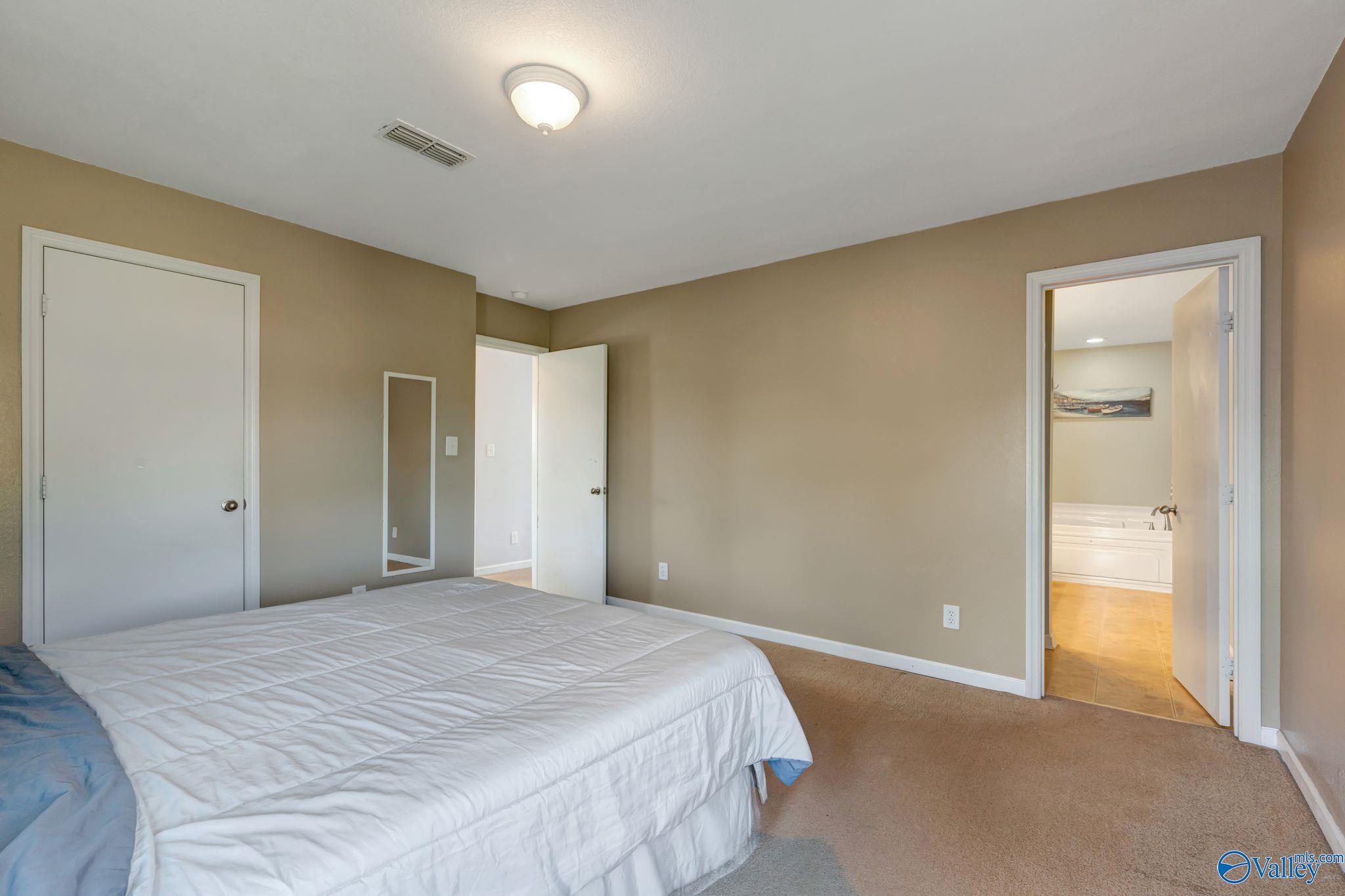 3130 Lakeland Drive