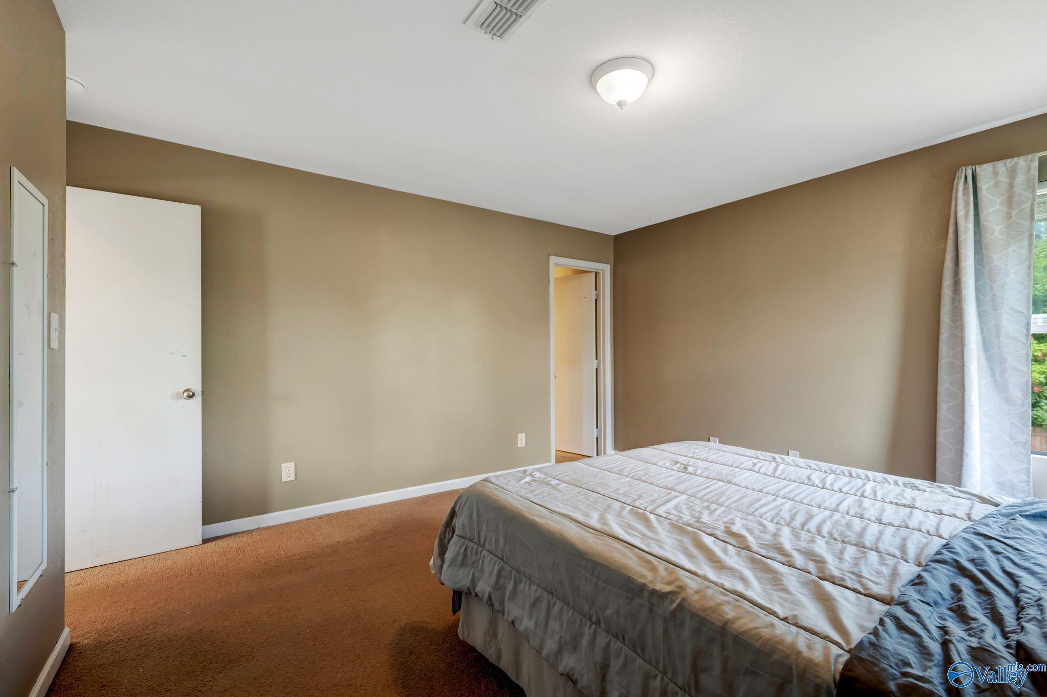 3130 Lakeland Drive