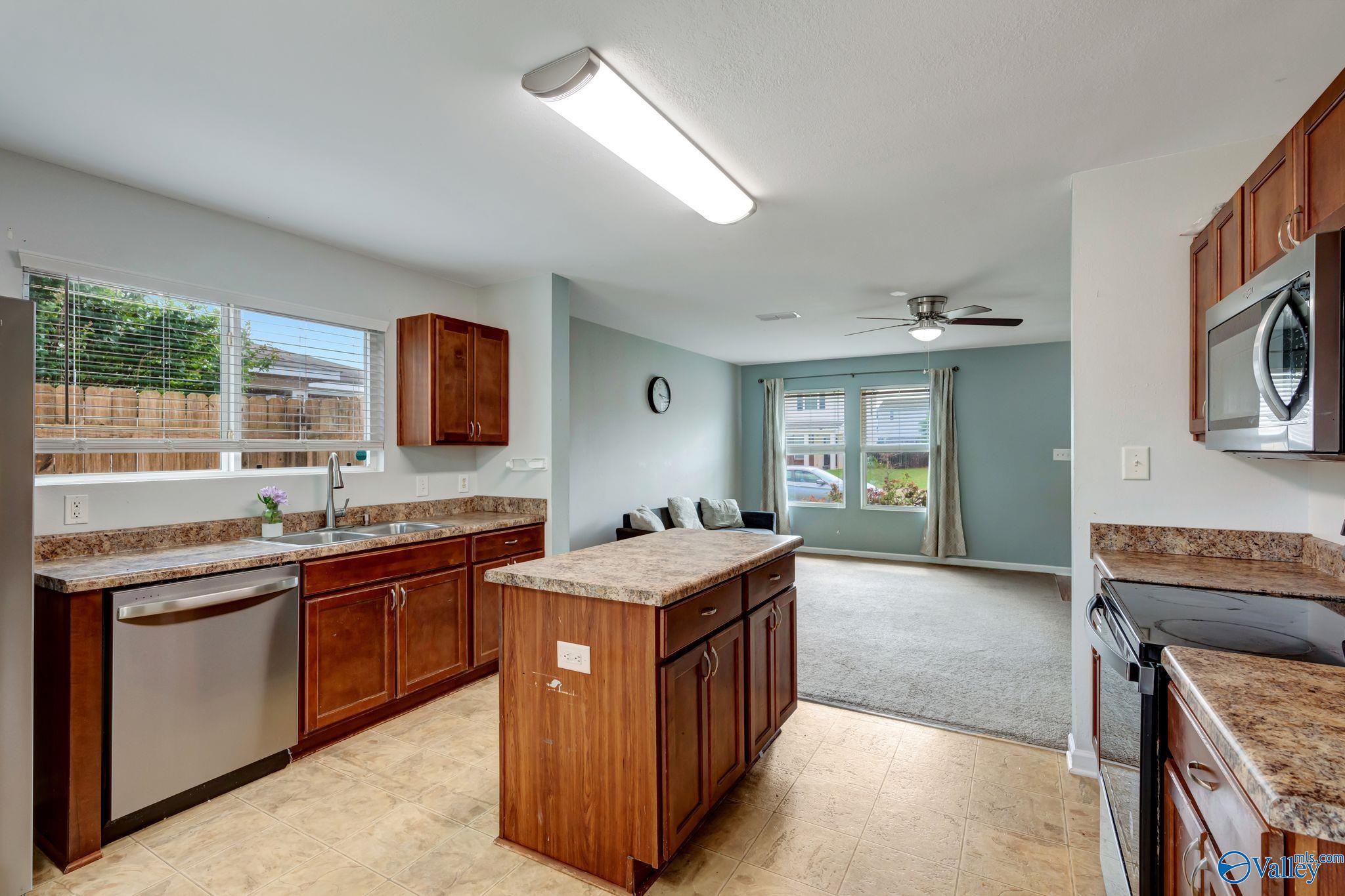3130 Lakeland Drive