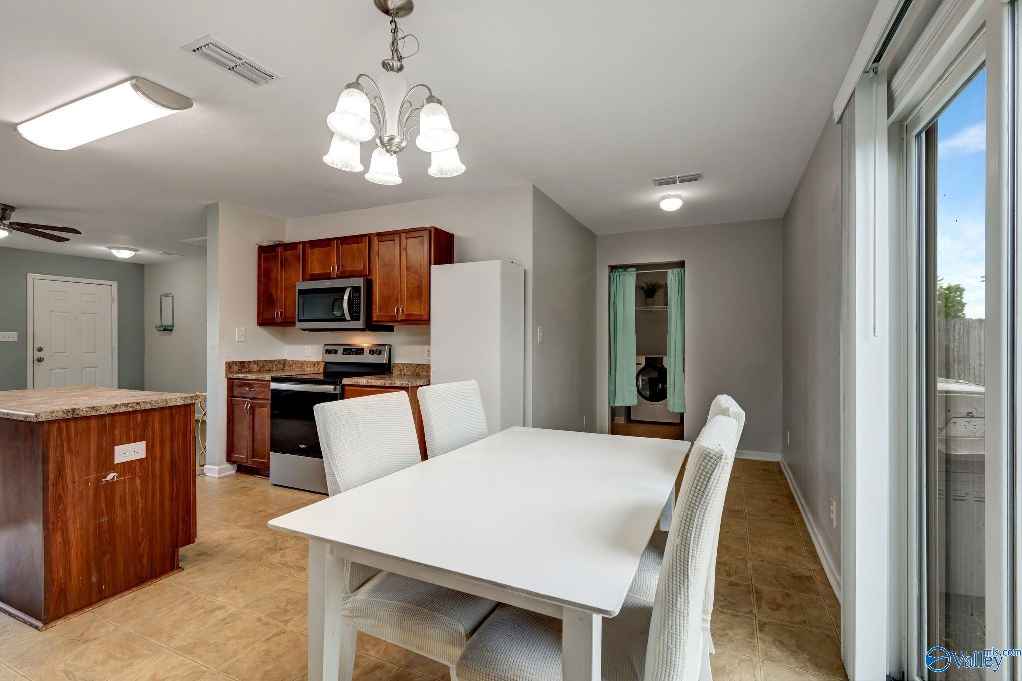 3130 Lakeland Drive