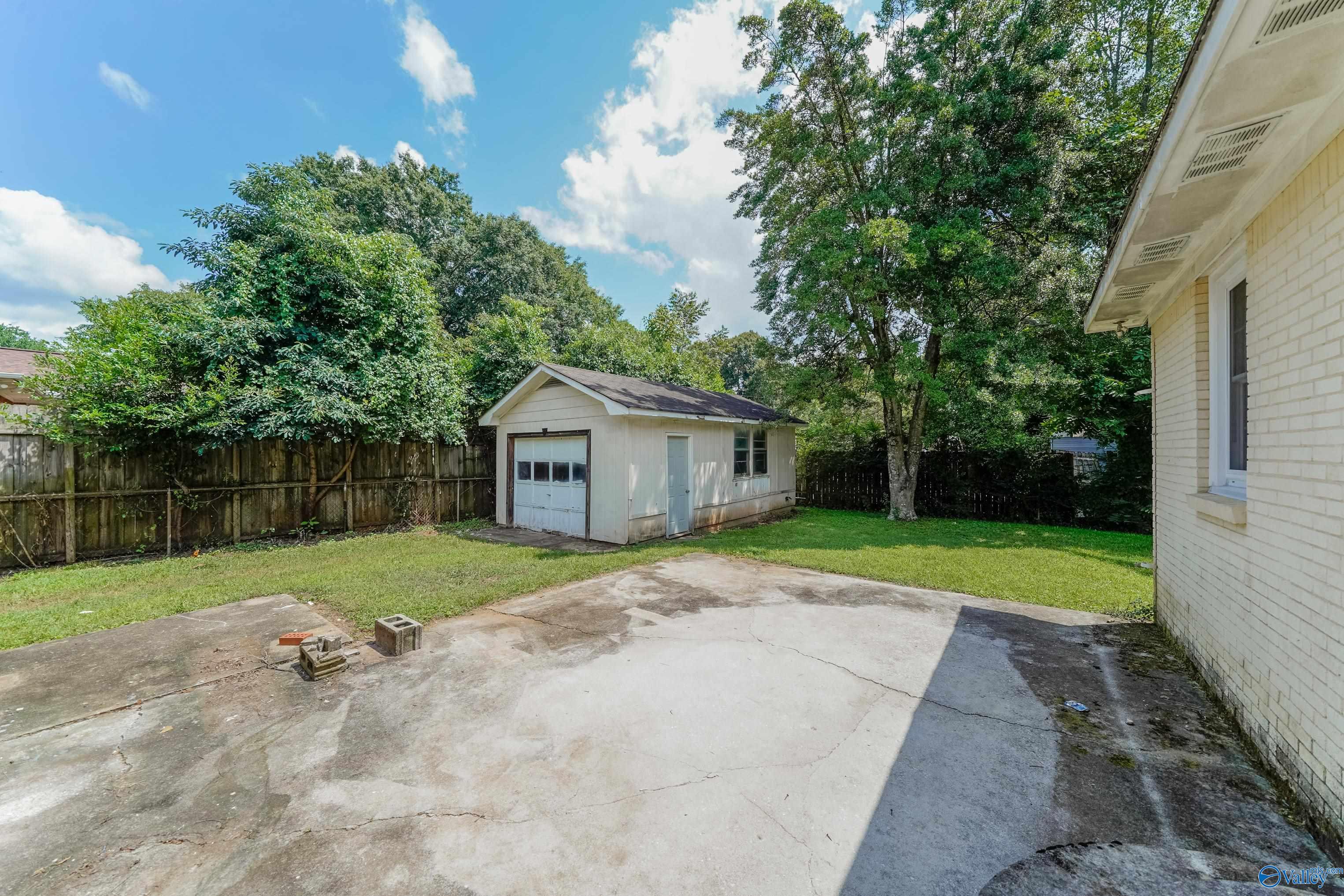 1718 Laverne Drive NW
