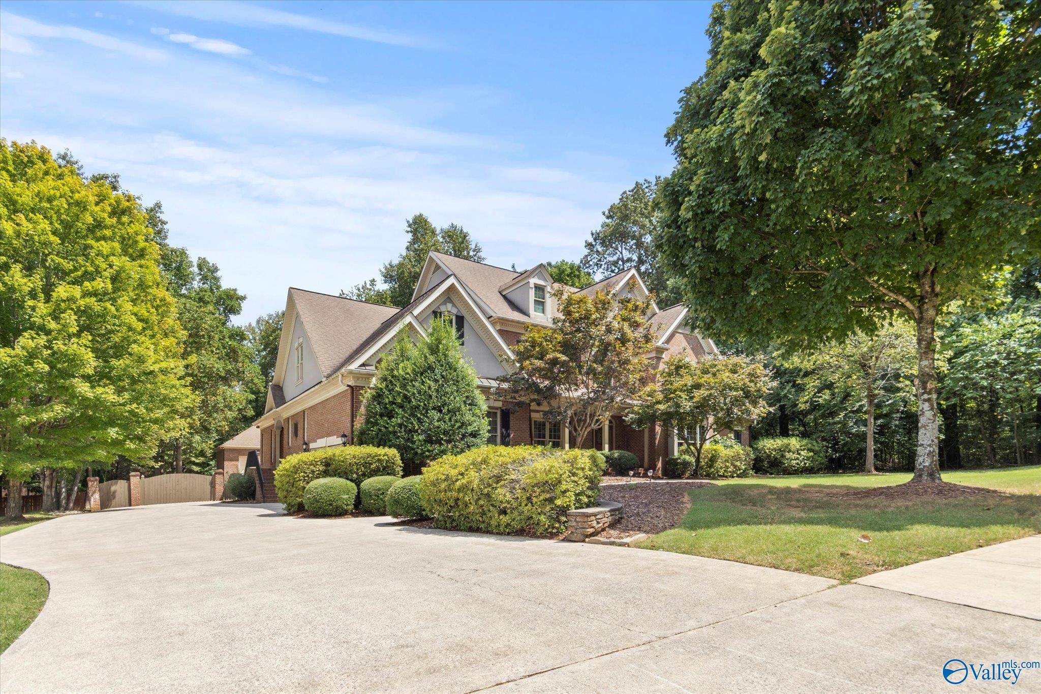 121 Ivyridge Road