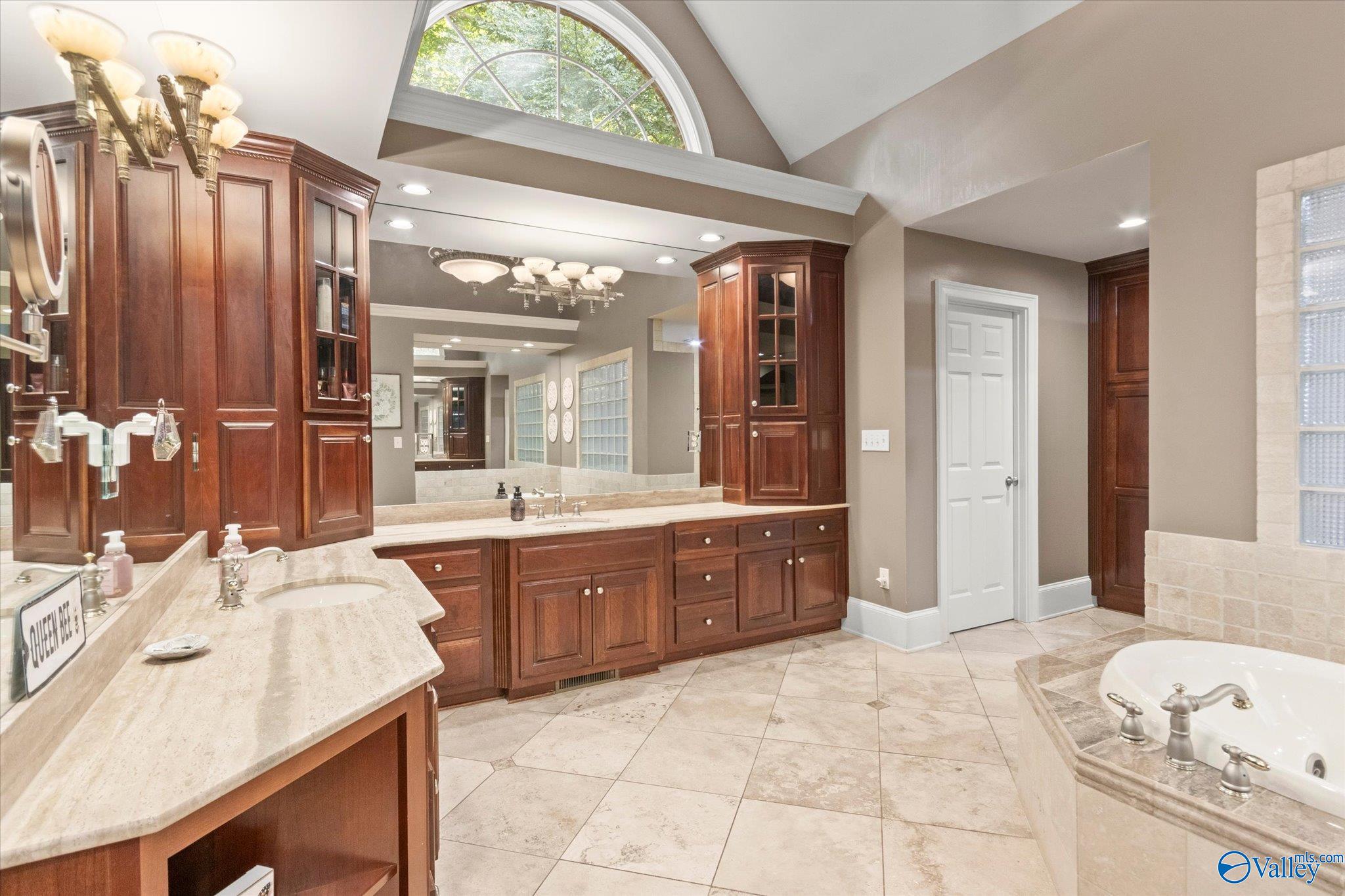 121 Ivyridge Road