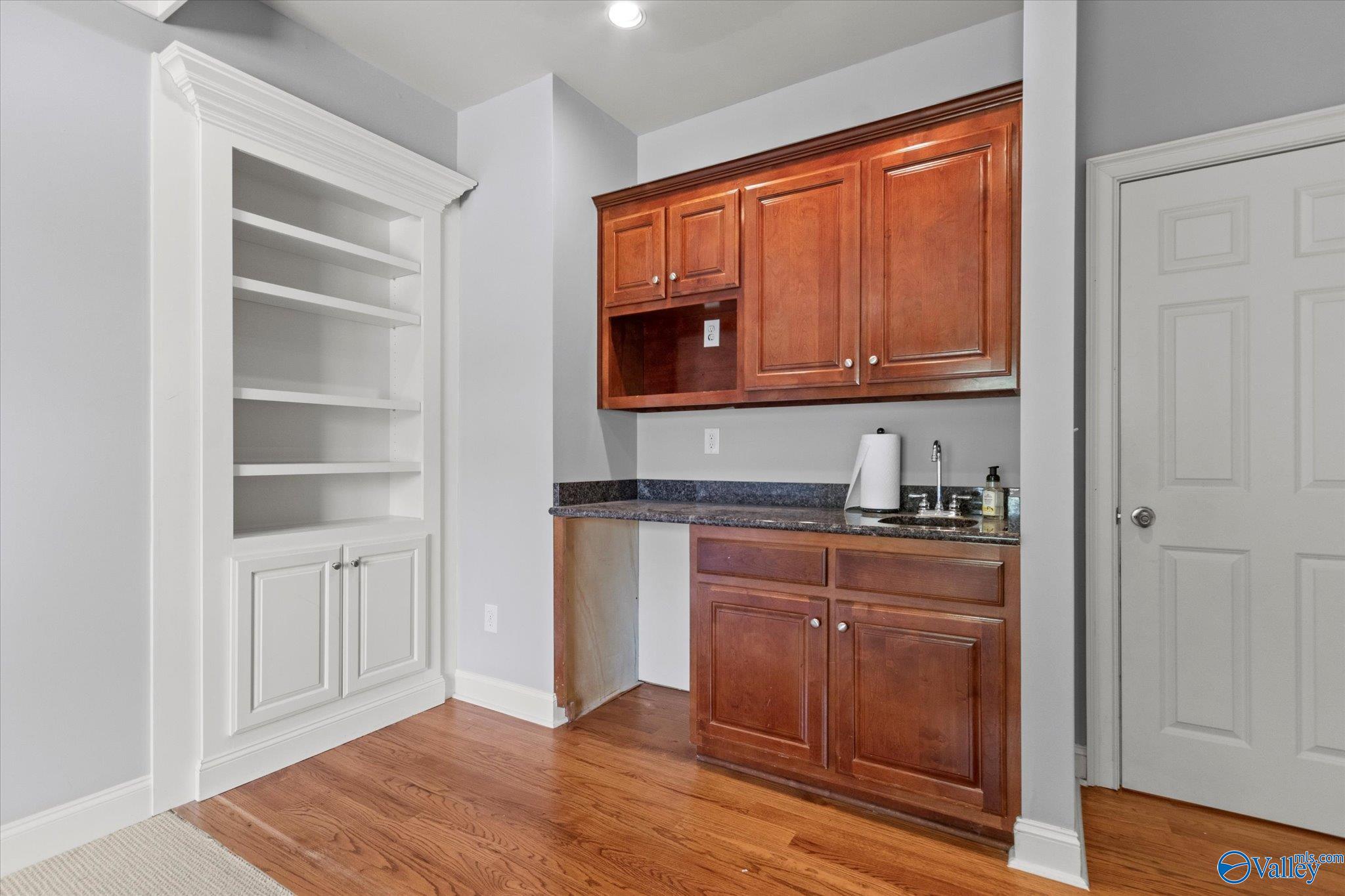 121 Ivyridge Road