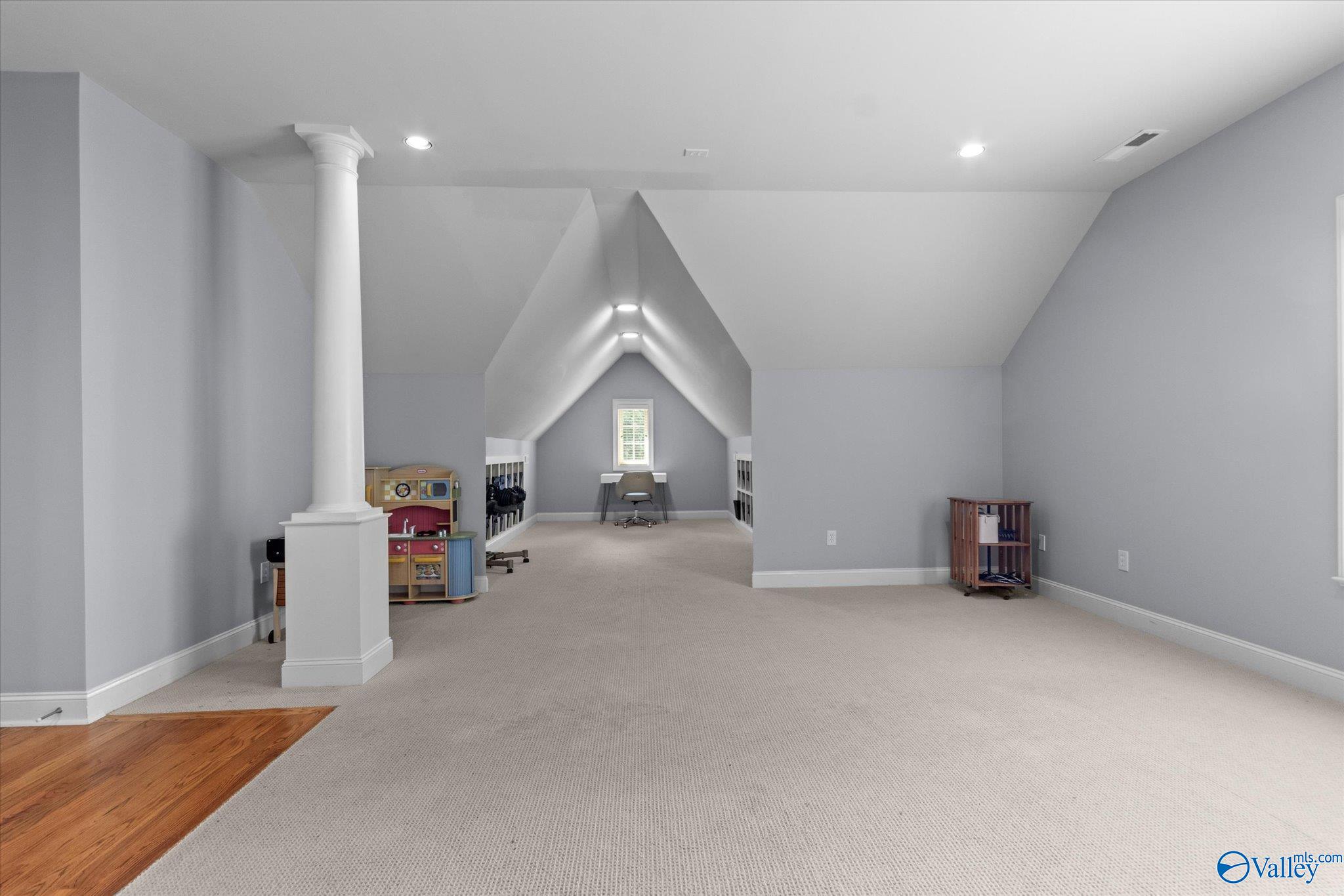 121 Ivyridge Road