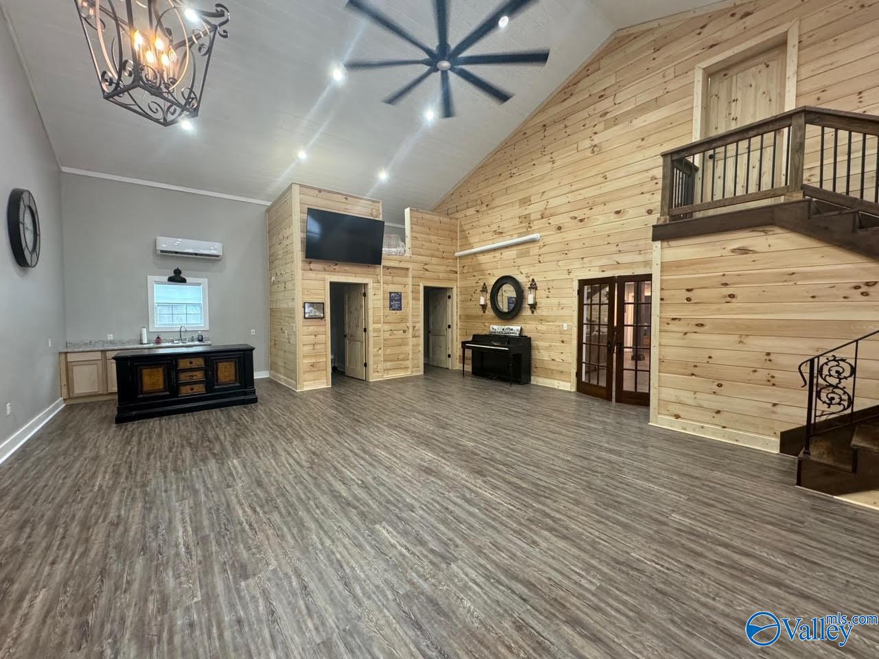 8065 Highway 71