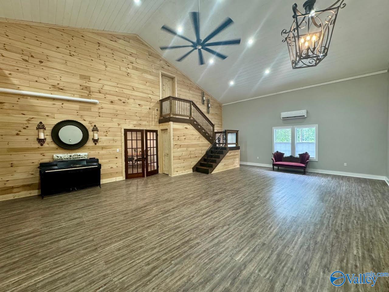 8065 Highway 71