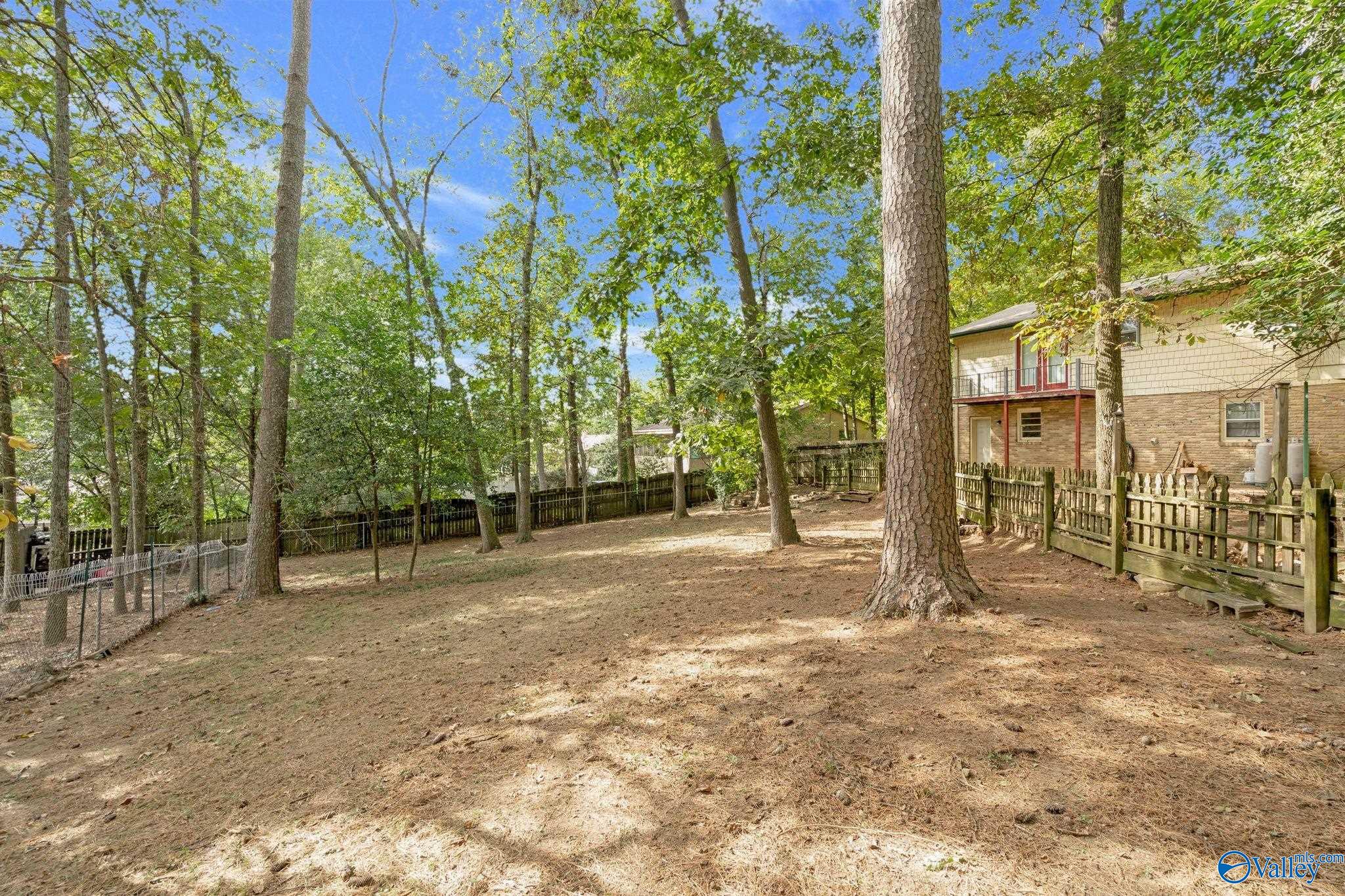2610 Lancelot Drive