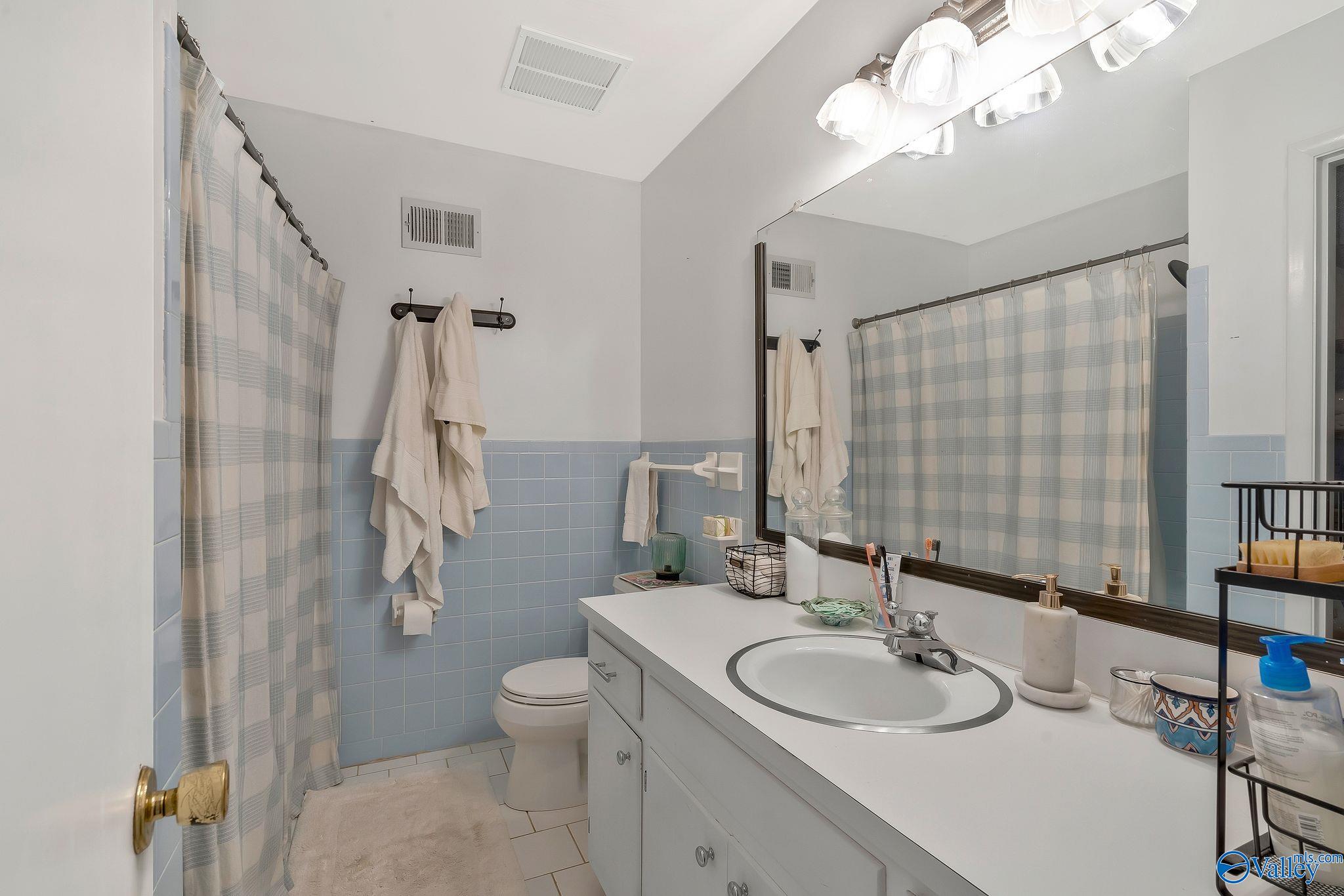 2610 Lancelot Drive