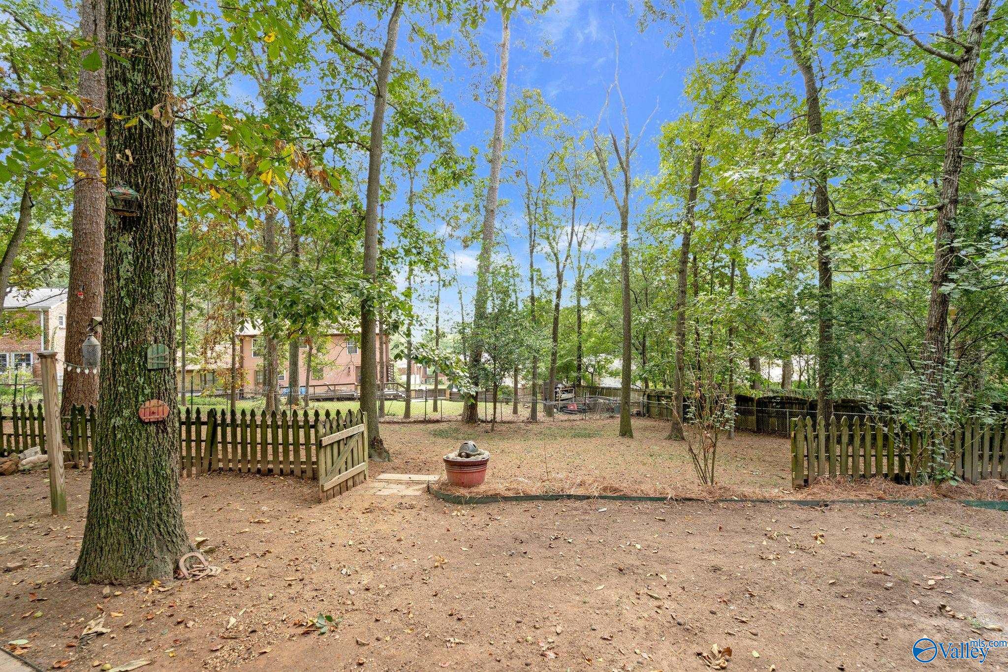 2610 Lancelot Drive