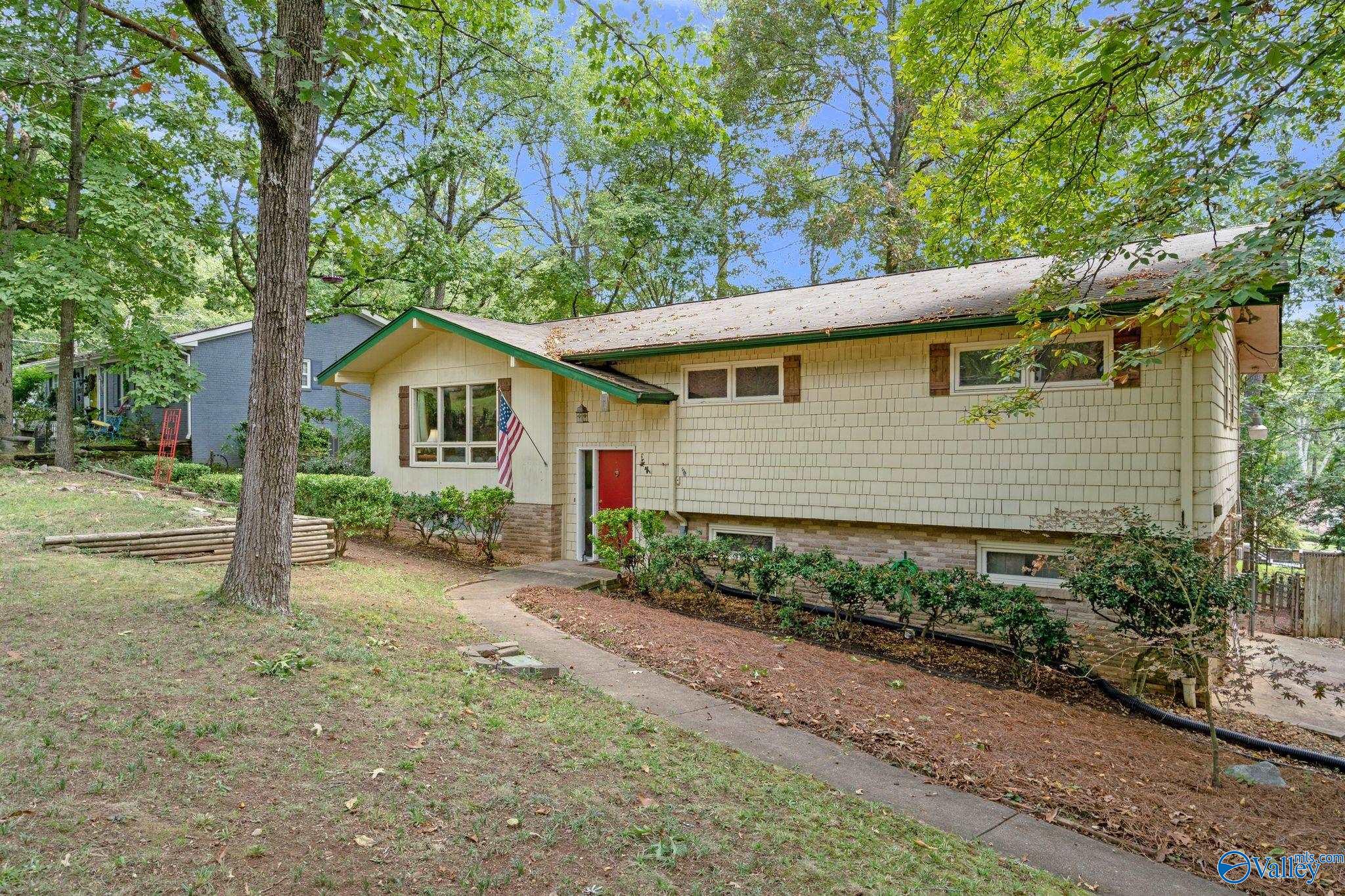 2610 Lancelot Drive