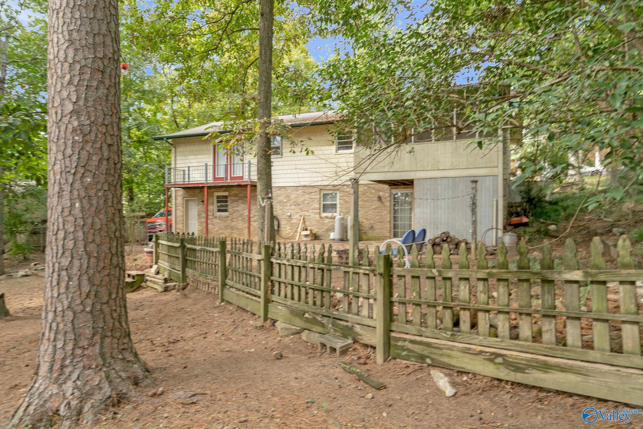2610 Lancelot Drive