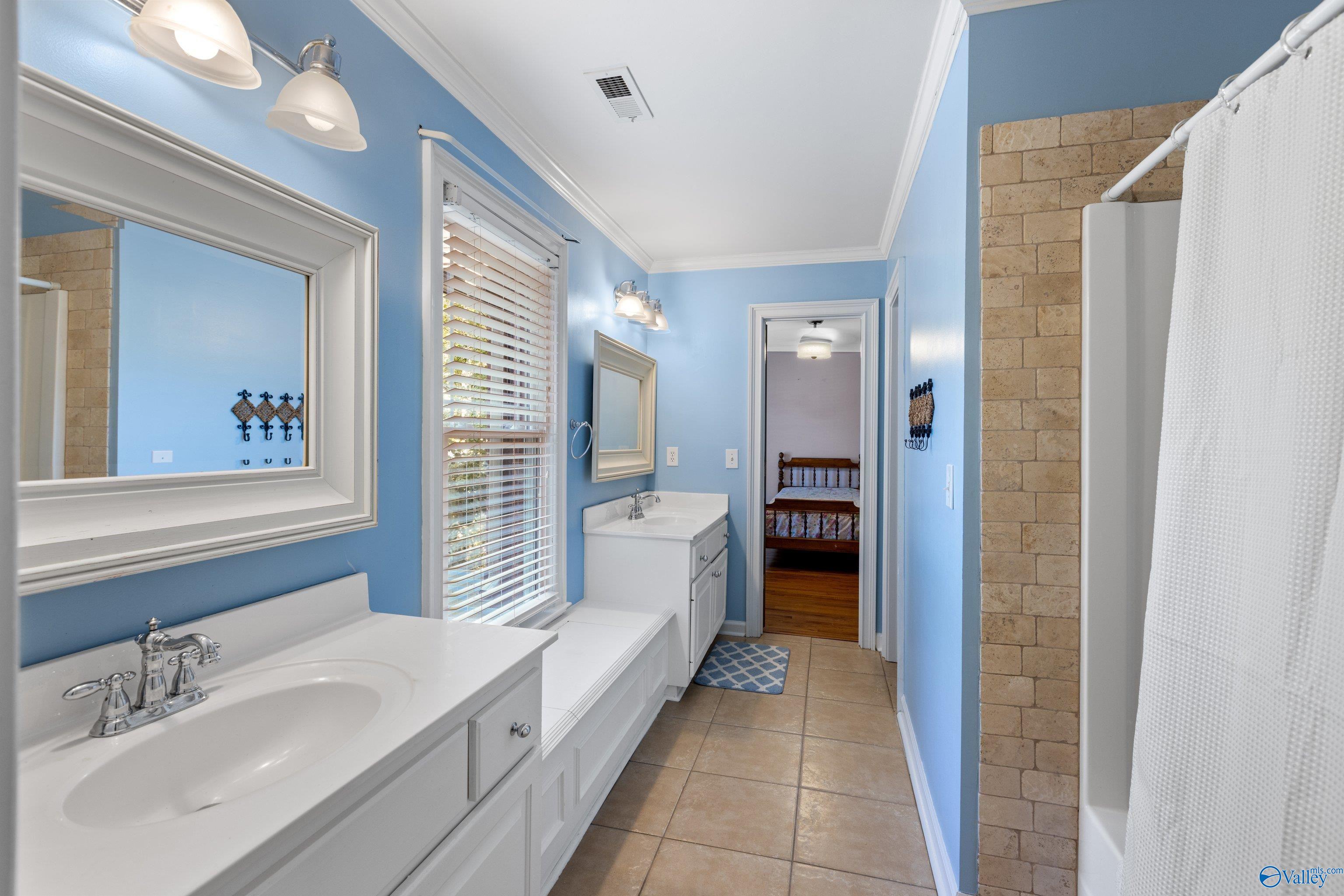 2896 Hampton Cove Way SE