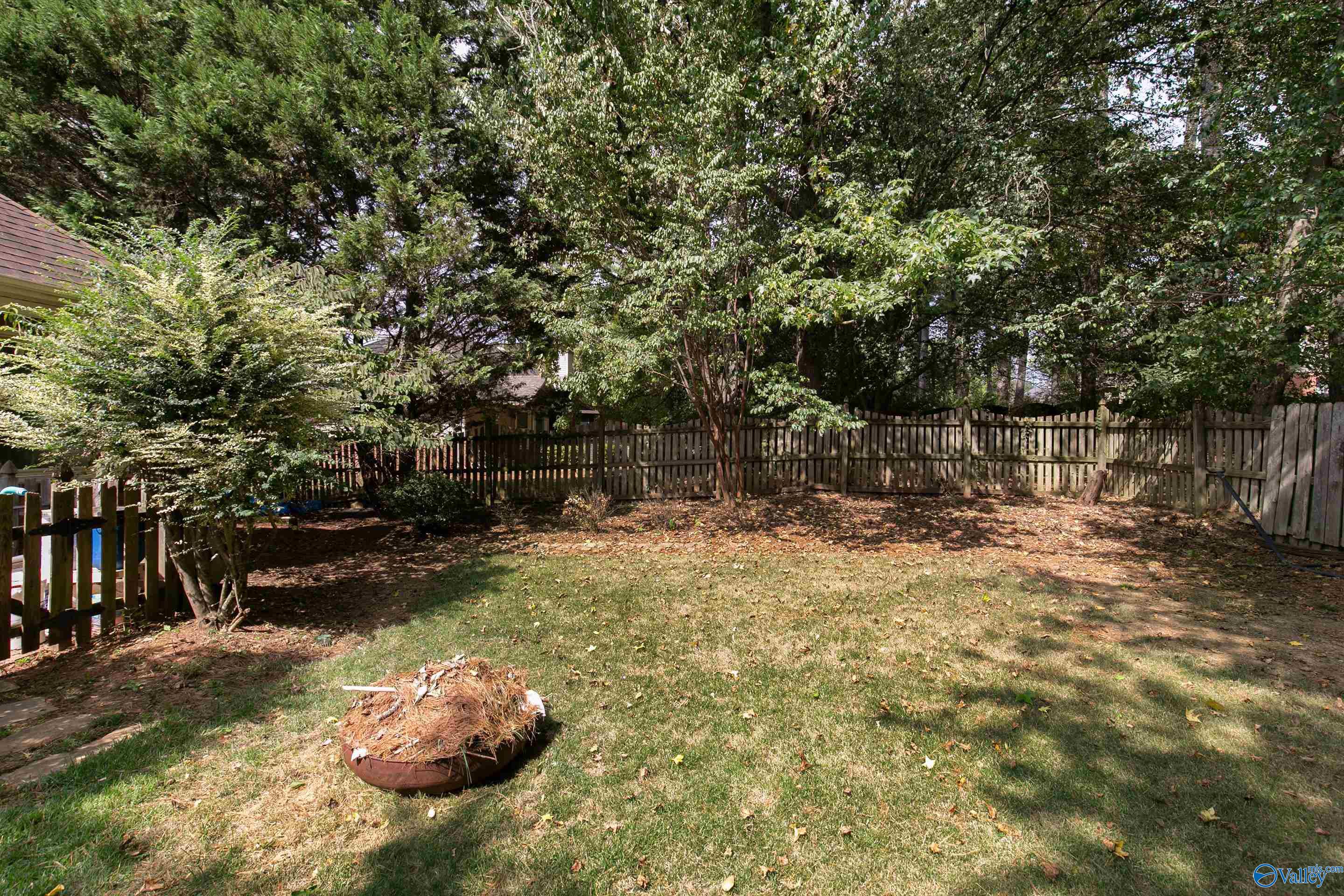 1683 Longleaf Drive NW