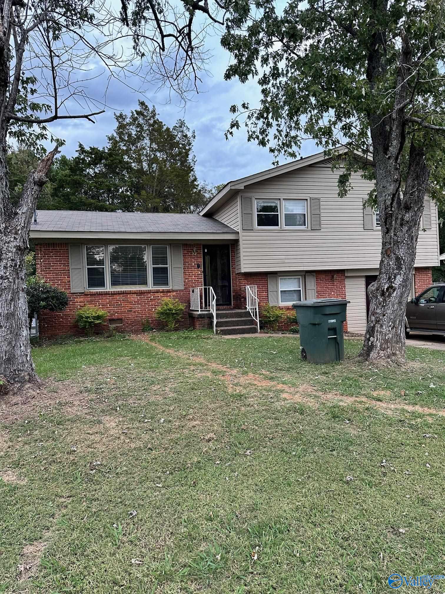 4018 Knollbrook Drive