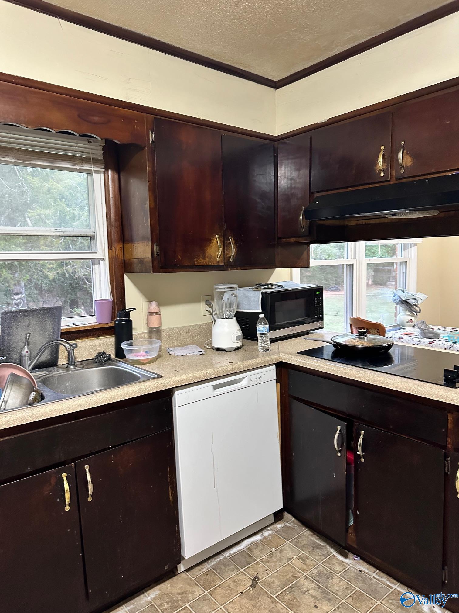 4018 Knollbrook Drive