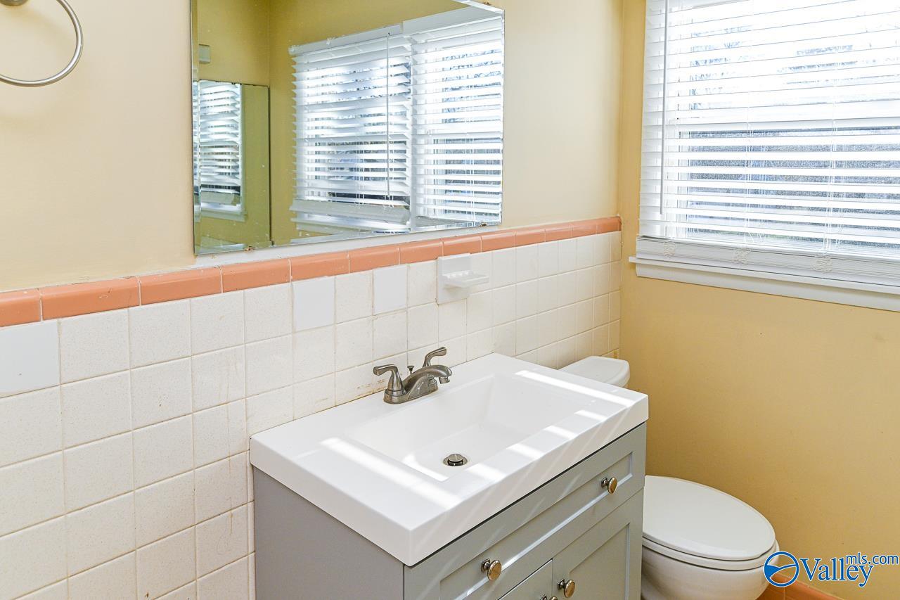 4018 Knollbrook Drive