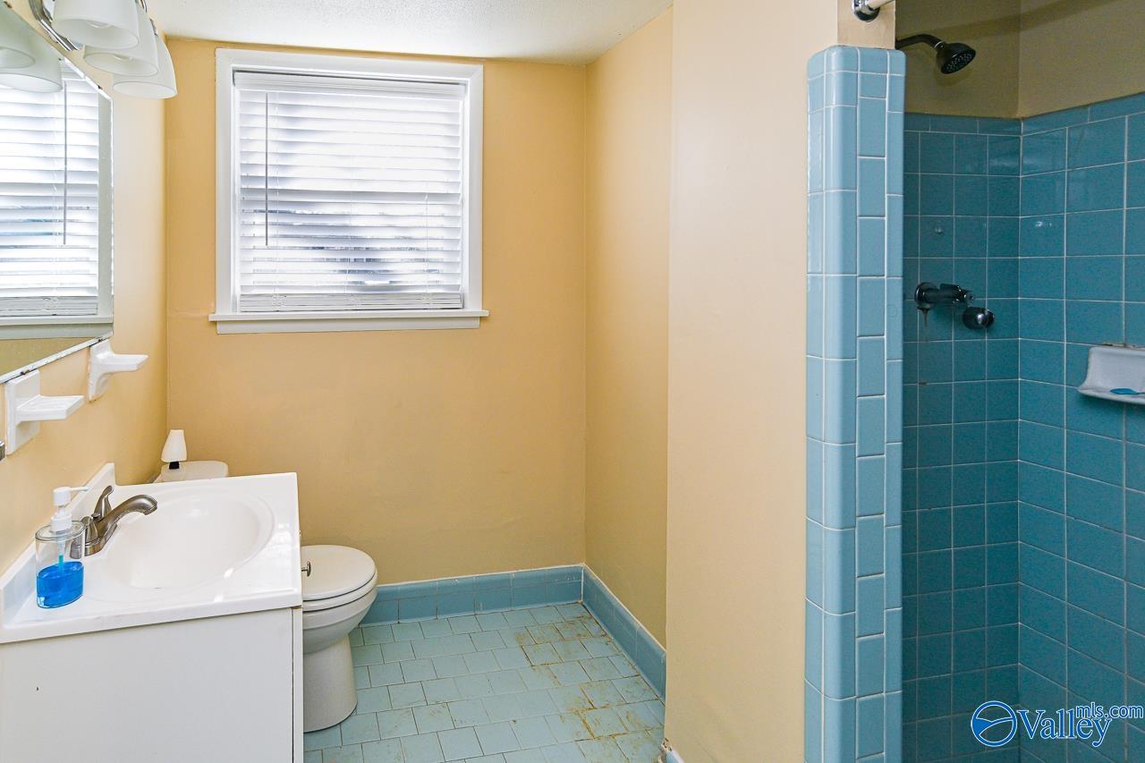 4018 Knollbrook Drive