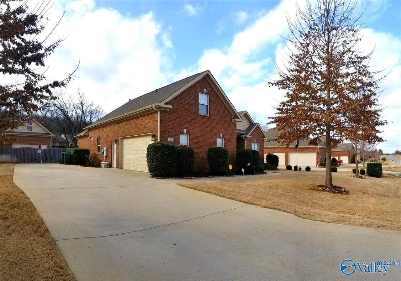 162 NE Valley Stone Road