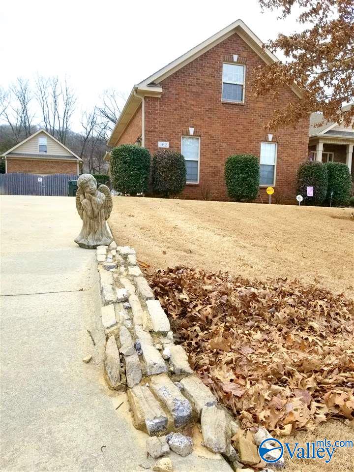 162 NE Valley Stone Road