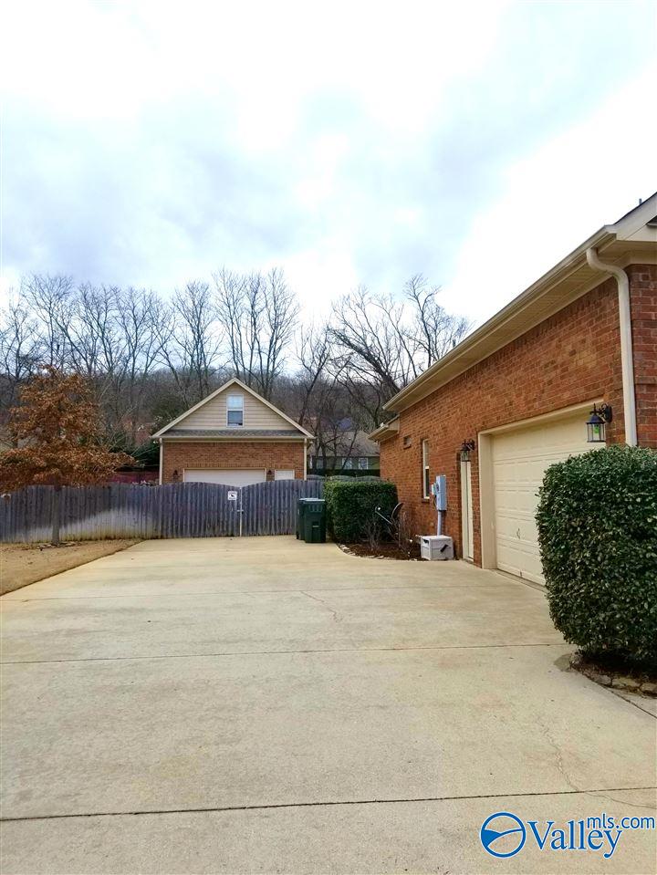 162 NE Valley Stone Road