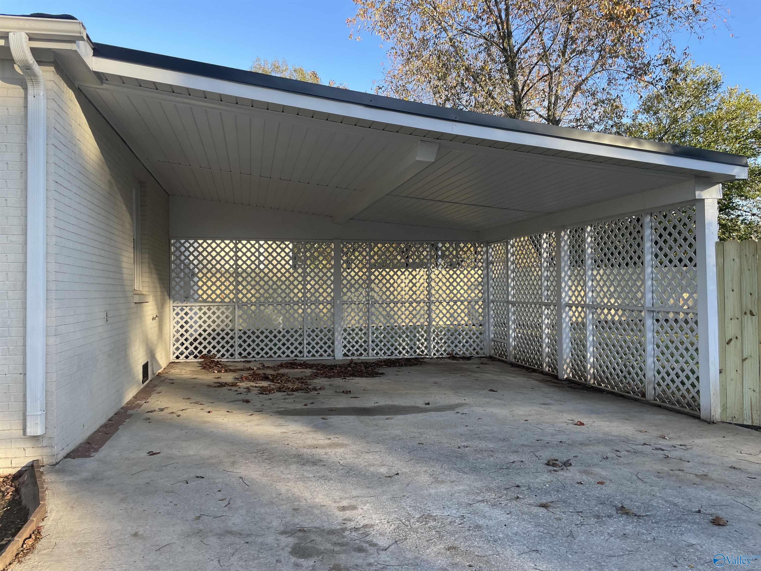 700 Oakwood Avenue