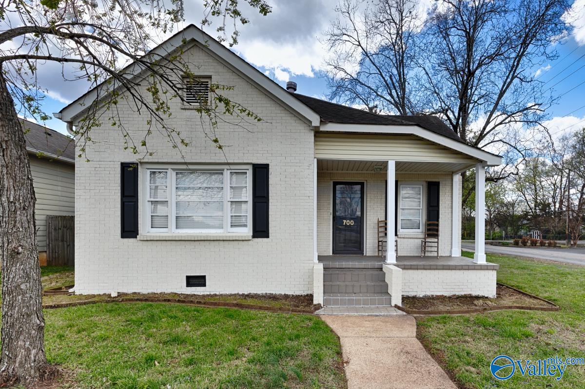 700 Oakwood Avenue