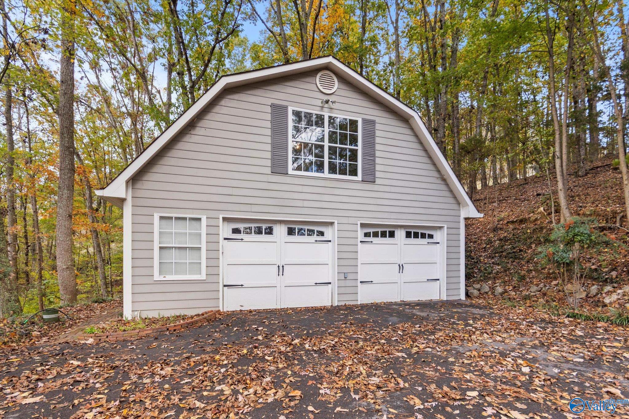 51 Cooper Hill Rd