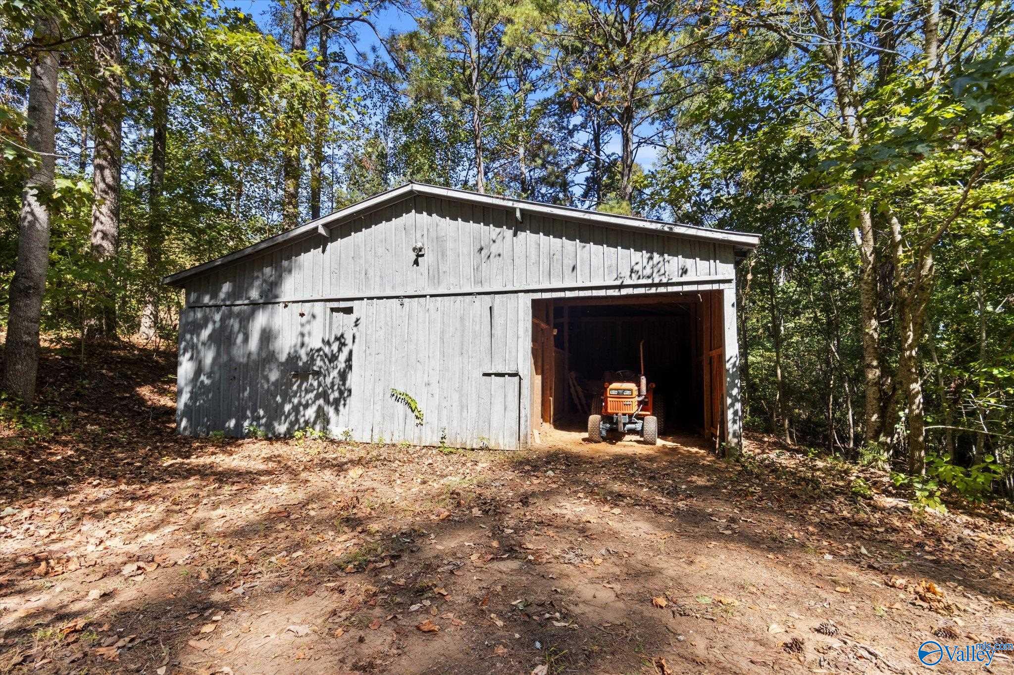 51 Cooper Hill Rd