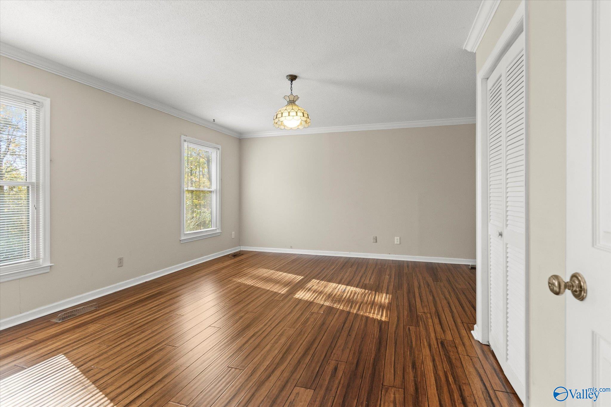 51 Cooper Hill Rd