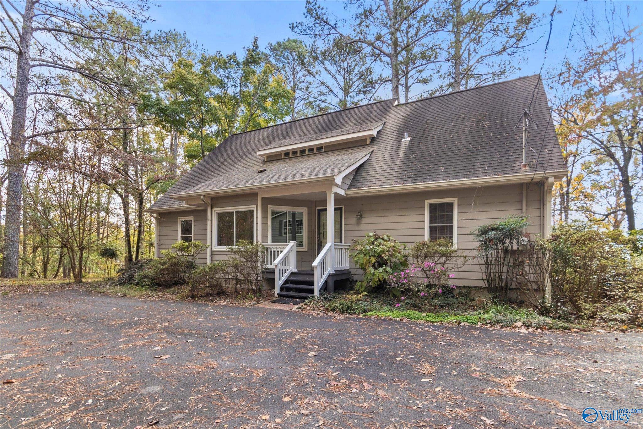 51 Cooper Hill Rd