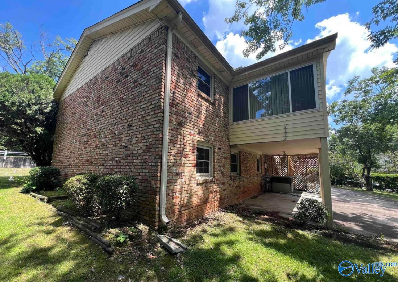 3465 Darlene Circle NW