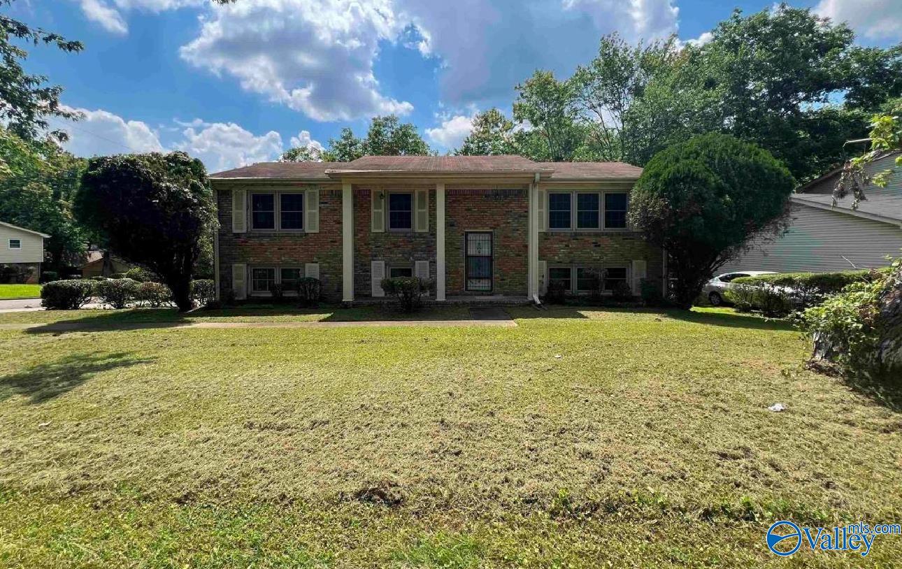 3465 Darlene Circle NW