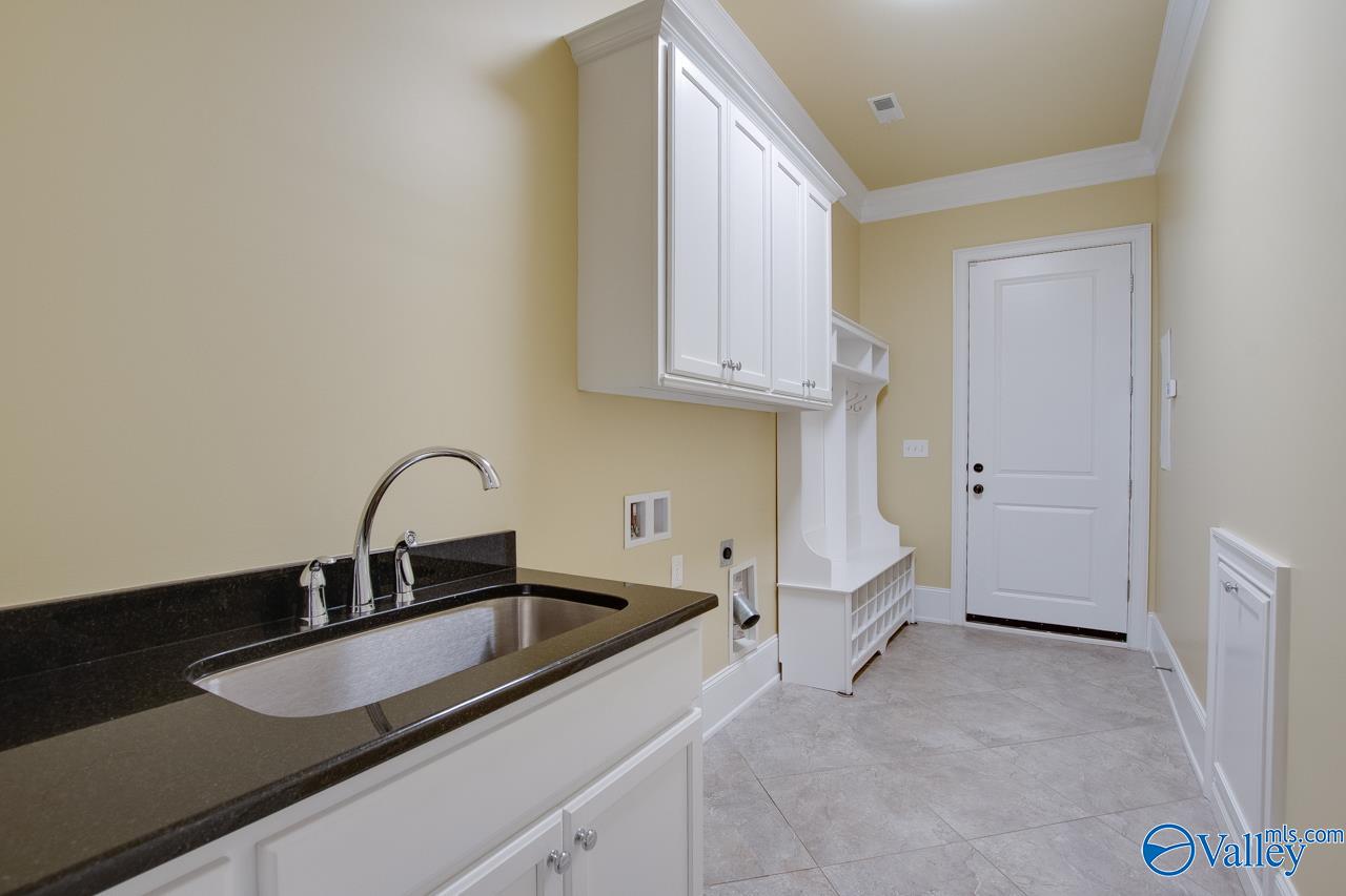 8599 Bellewood Lane