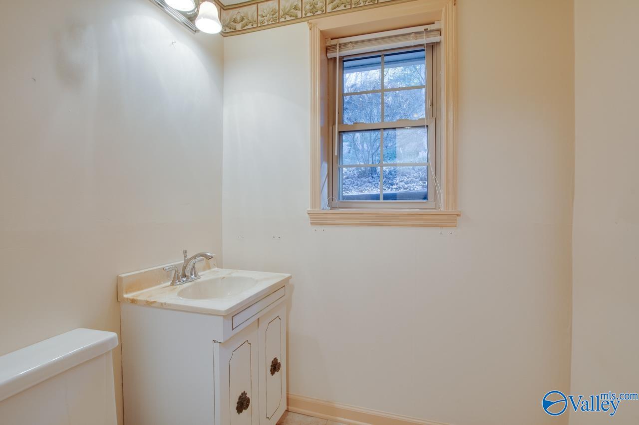 12127 Comanche Trail SE