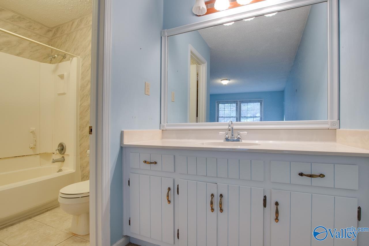 12127 Comanche Trail SE