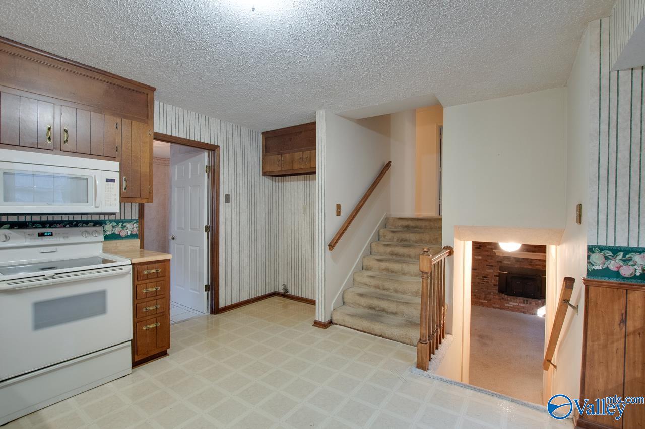 12127 Comanche Trail SE