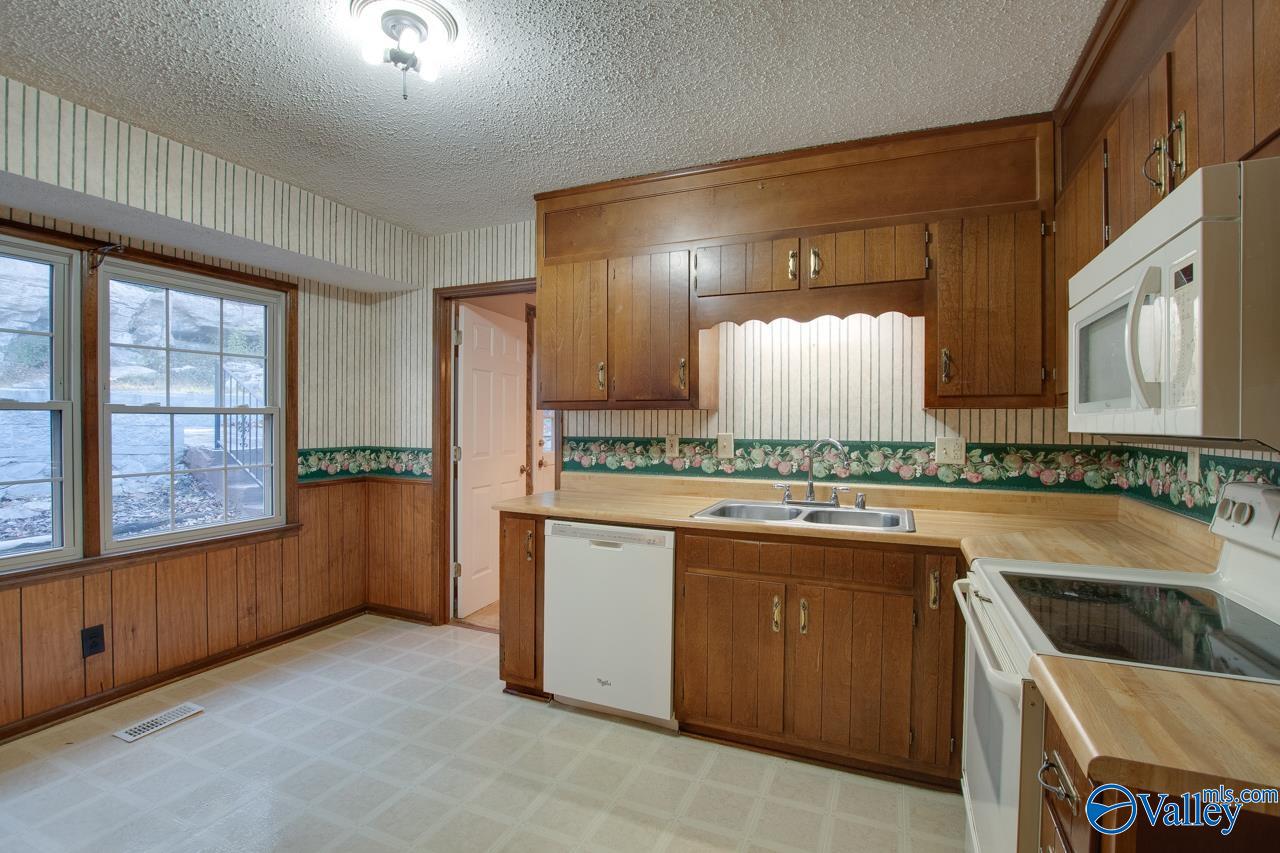 12127 Comanche Trail SE