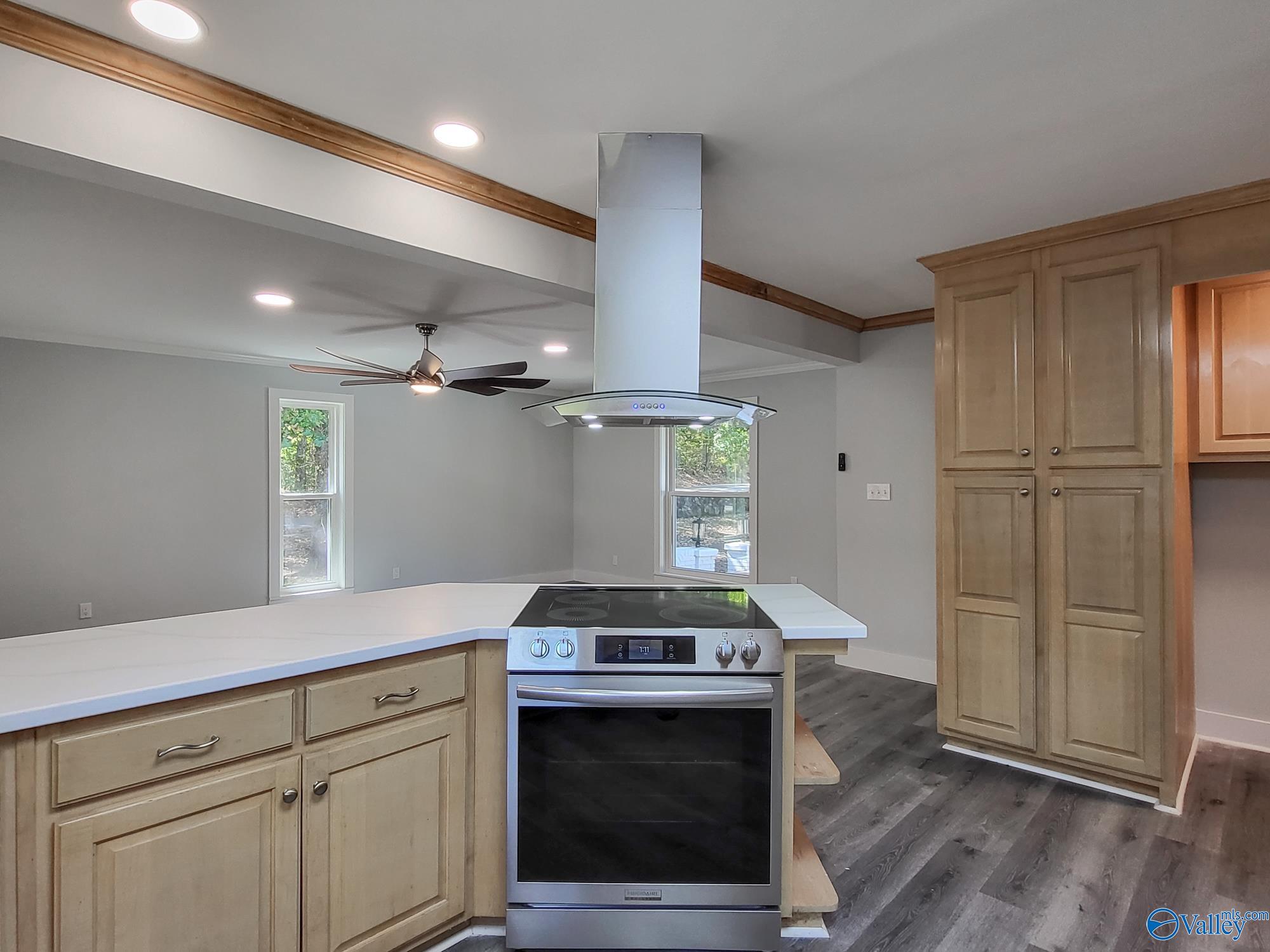 9805 Wallwood Drive