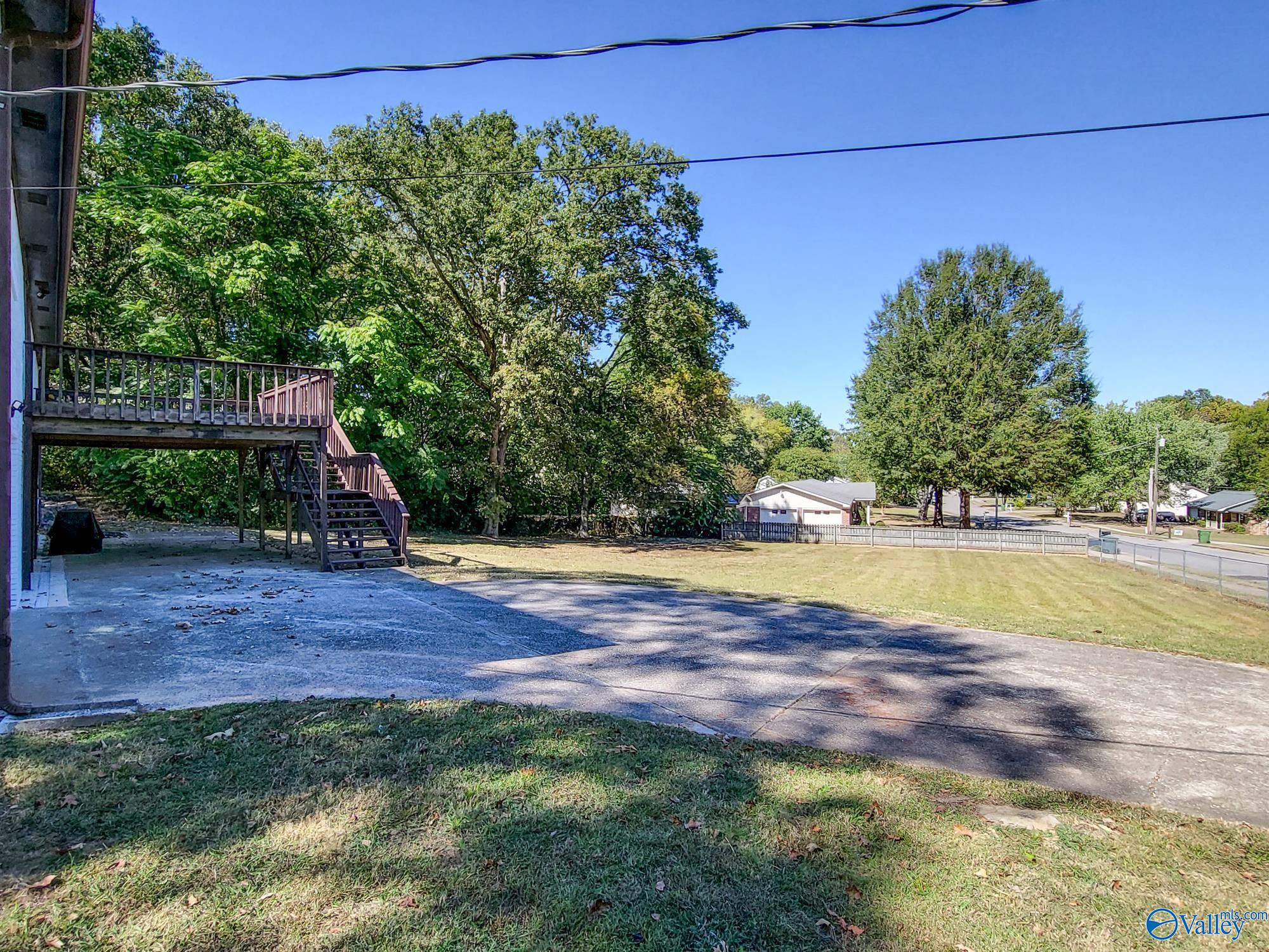 9805 Wallwood Drive