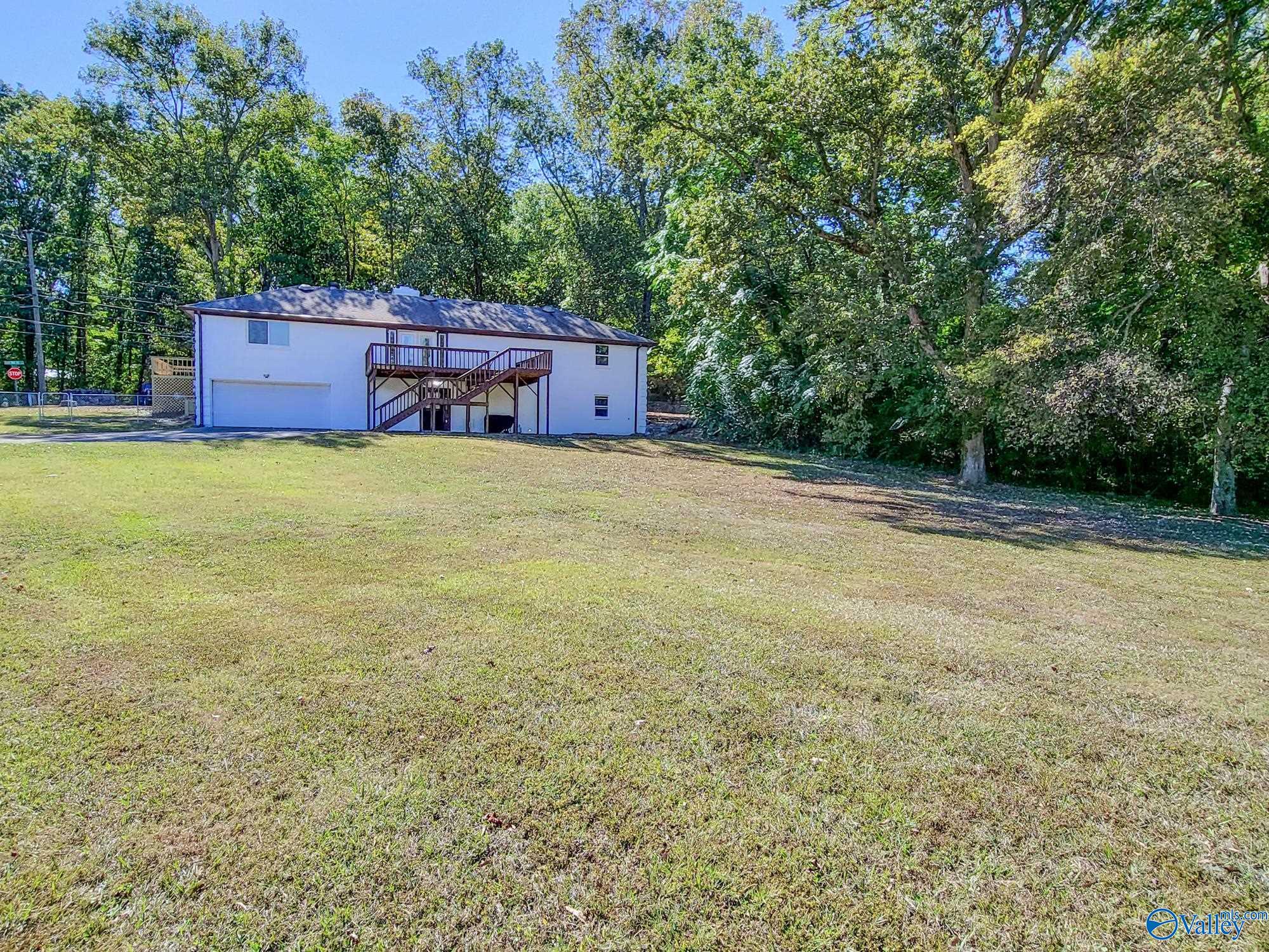9805 Wallwood Drive